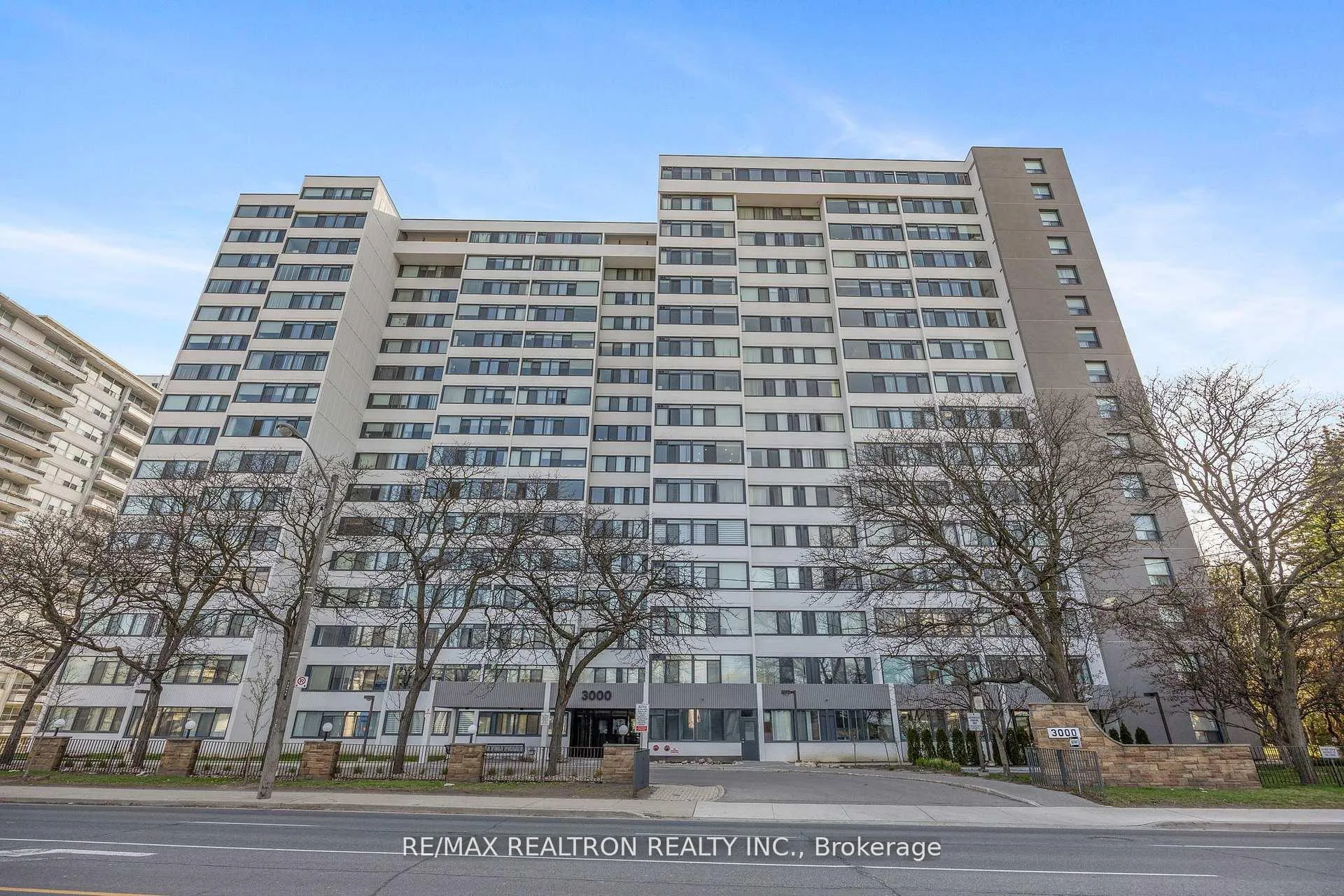 Front of Unit 601, 3000 Bathurst Street