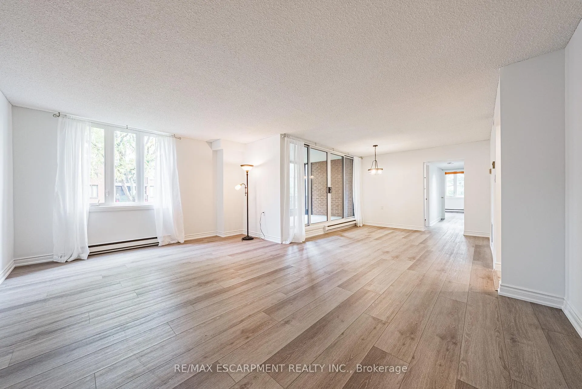 Photo 10 of Unit 215, 150 Wilson Street W, Hamilton, Ancaster — HOMEH