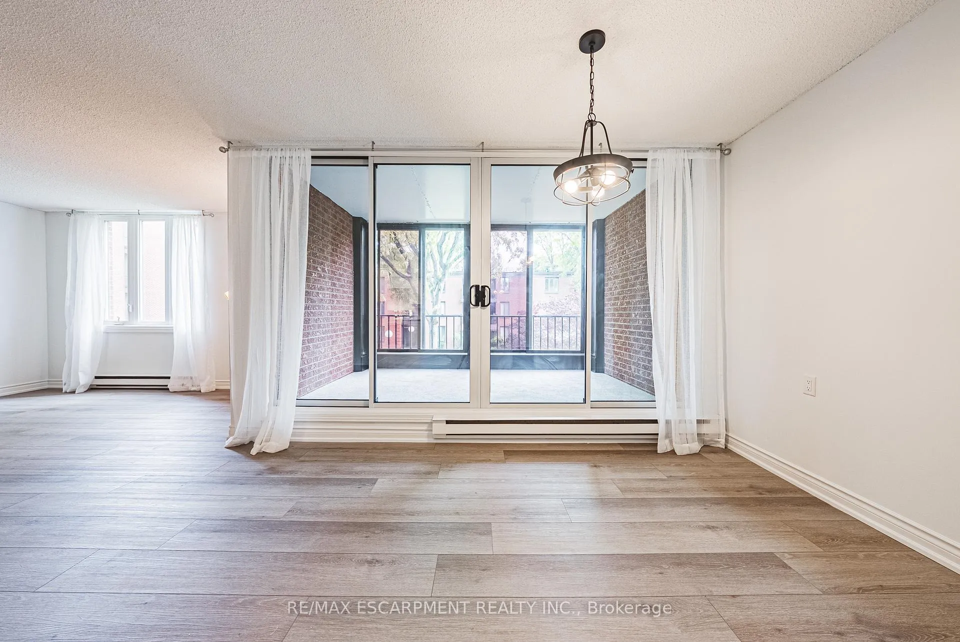 Photo 13 of Unit 215, 150 Wilson Street W, Hamilton, Ancaster — HOMEH