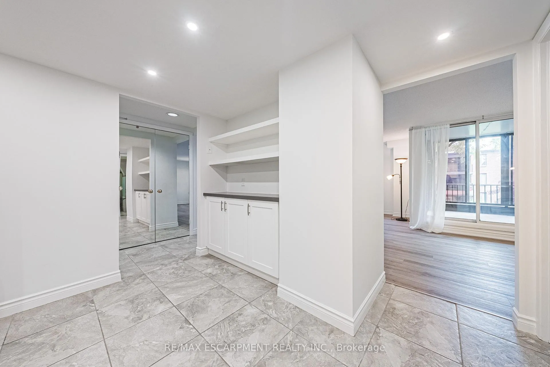 Photo 16 of Unit 215, 150 Wilson Street W, Hamilton, Ancaster — HOMEH