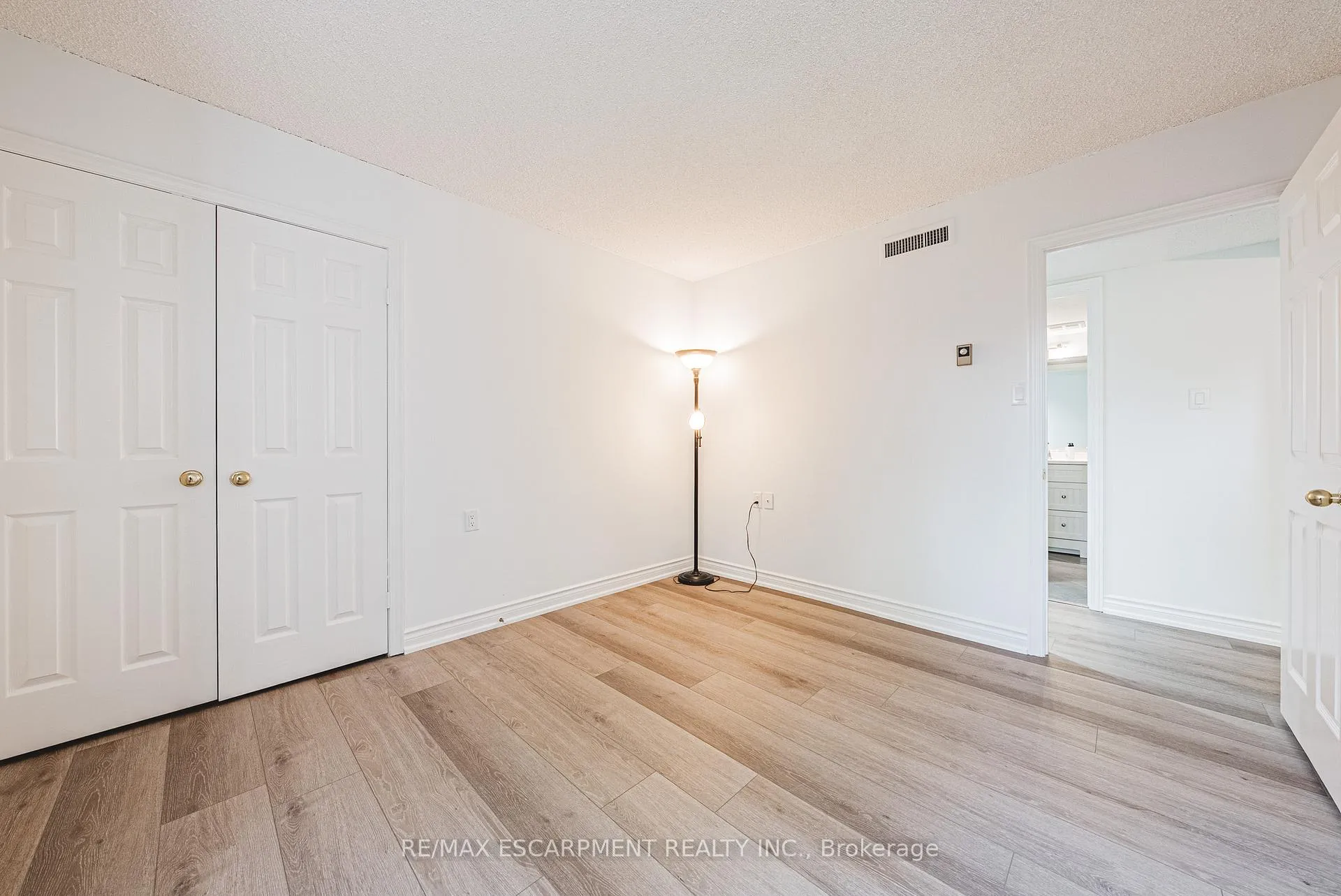 Photo 18 of Unit 215, 150 Wilson Street W, Hamilton, Ancaster — HOMEH