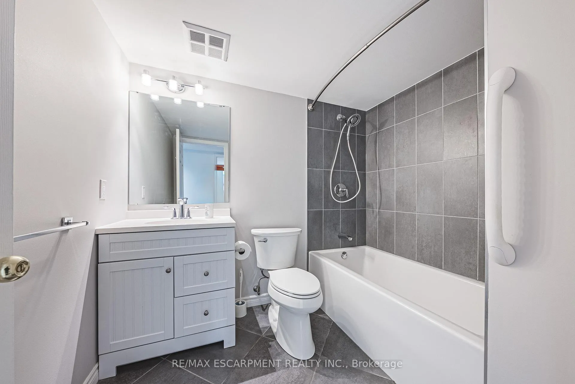 Photo 22 of Unit 215, 150 Wilson Street W, Hamilton, Ancaster — HOMEH