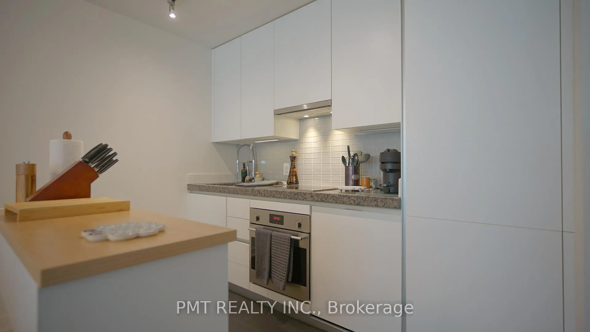 Photo 14 of Unit 709, 629 King Street W, Toronto, Waterfront Communities — HOMEH