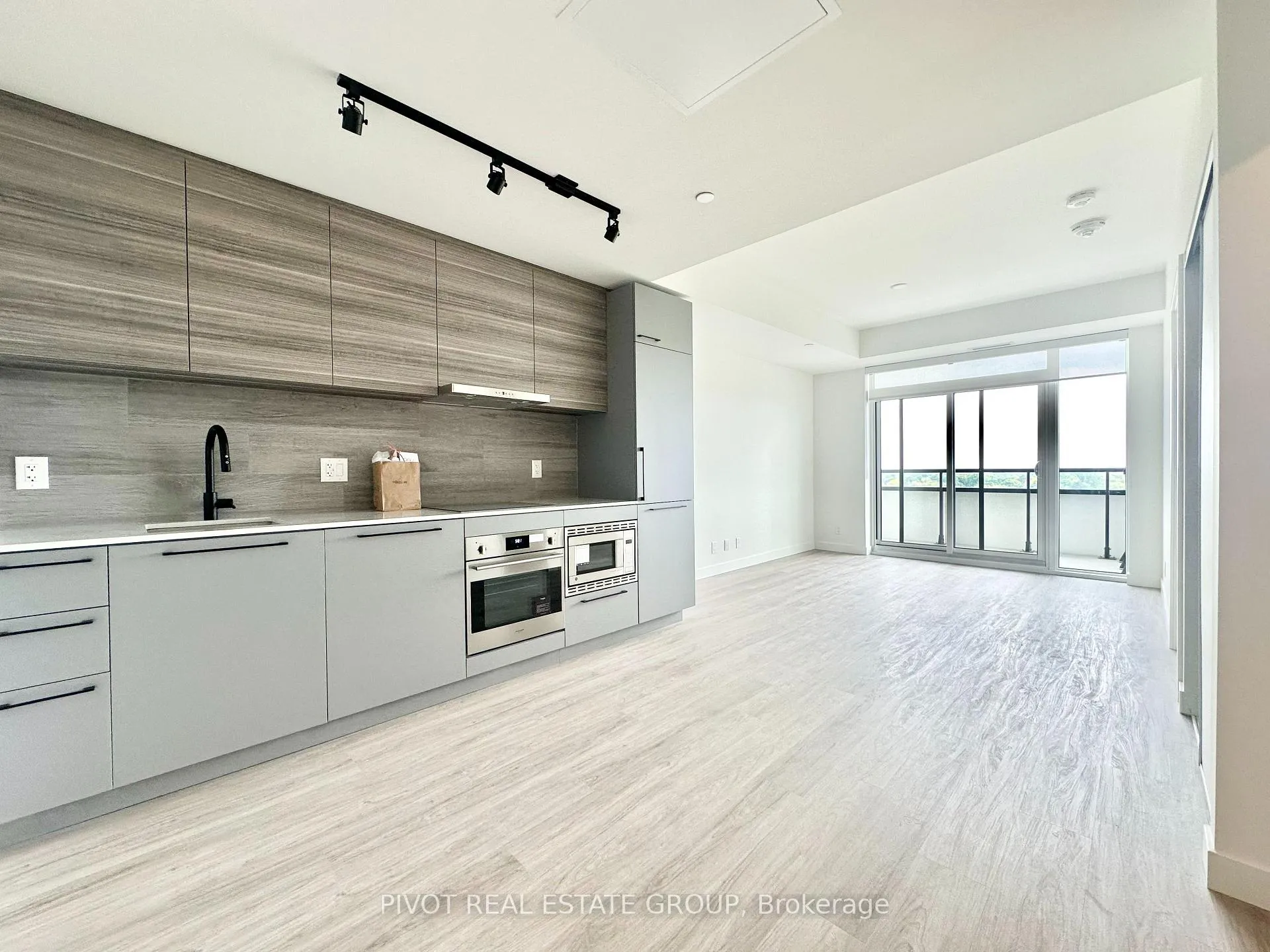 Photo 1 of Unit 907, 1050 Eastern Avenue, Toronto, The Beaches — HOMEH