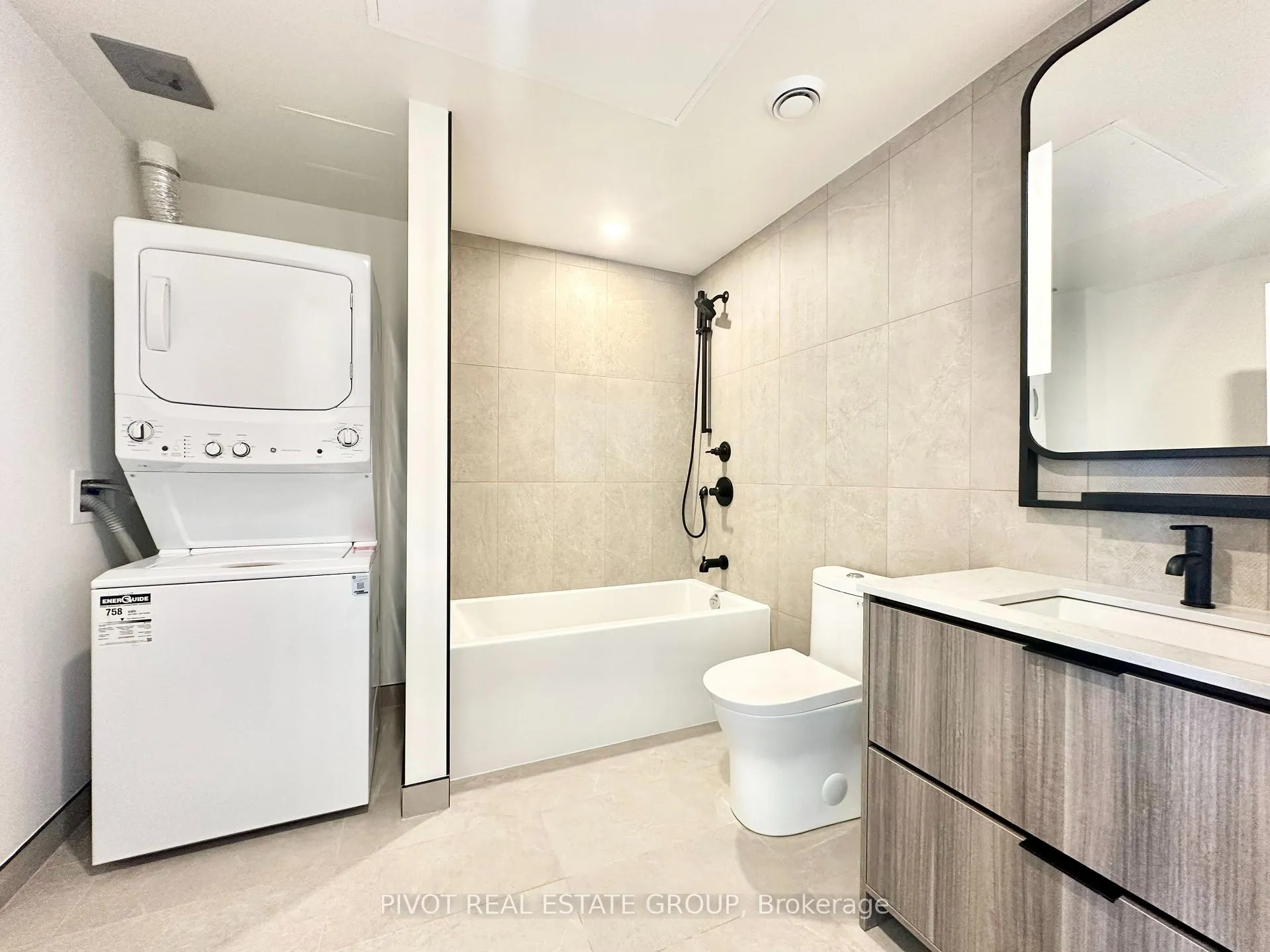 Photo 3 of Unit 907, 1050 Eastern Avenue, Toronto, The Beaches — HOMEH