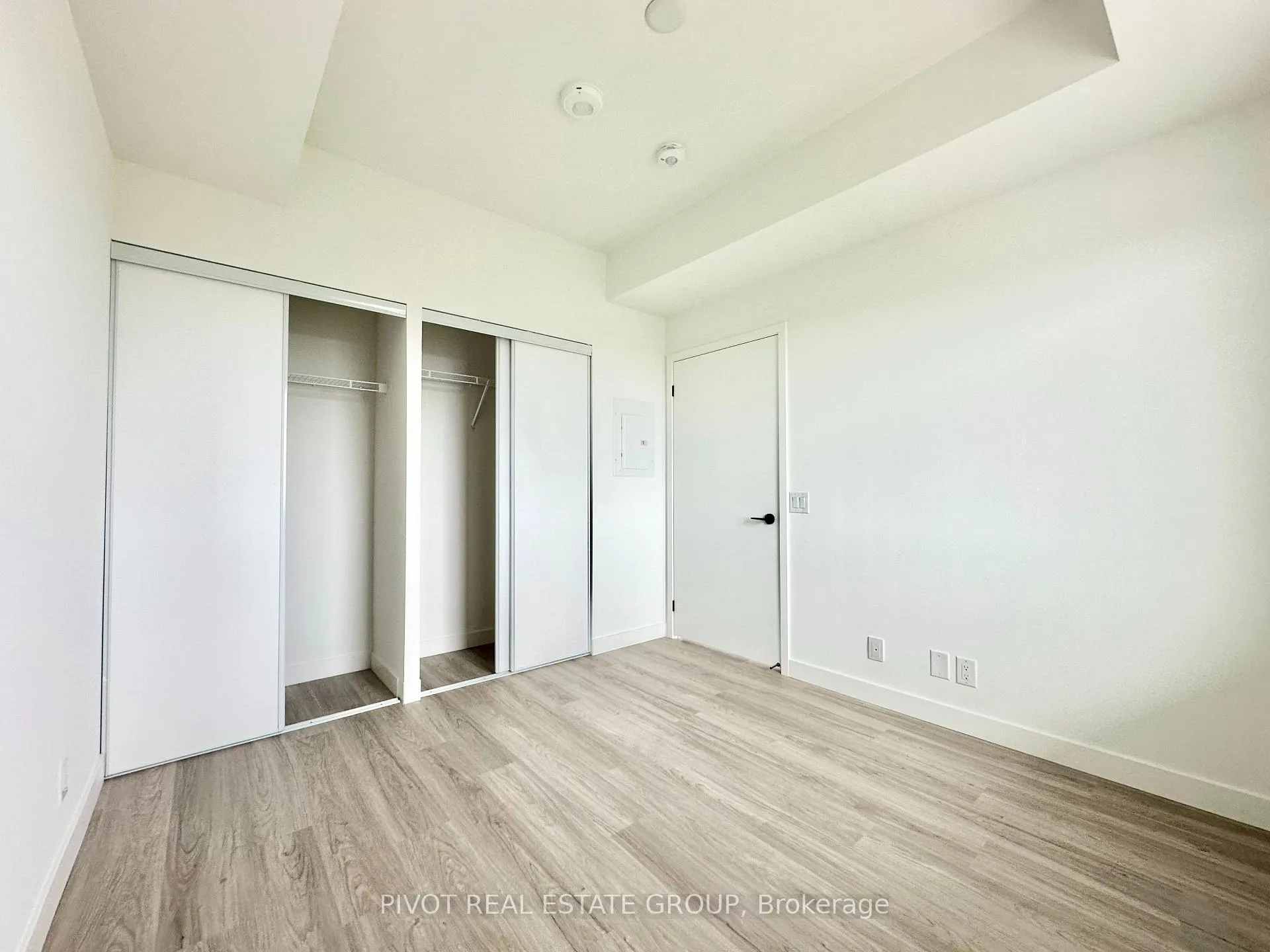 Photo 4 of Unit 907, 1050 Eastern Avenue, Toronto, The Beaches — HOMEH
