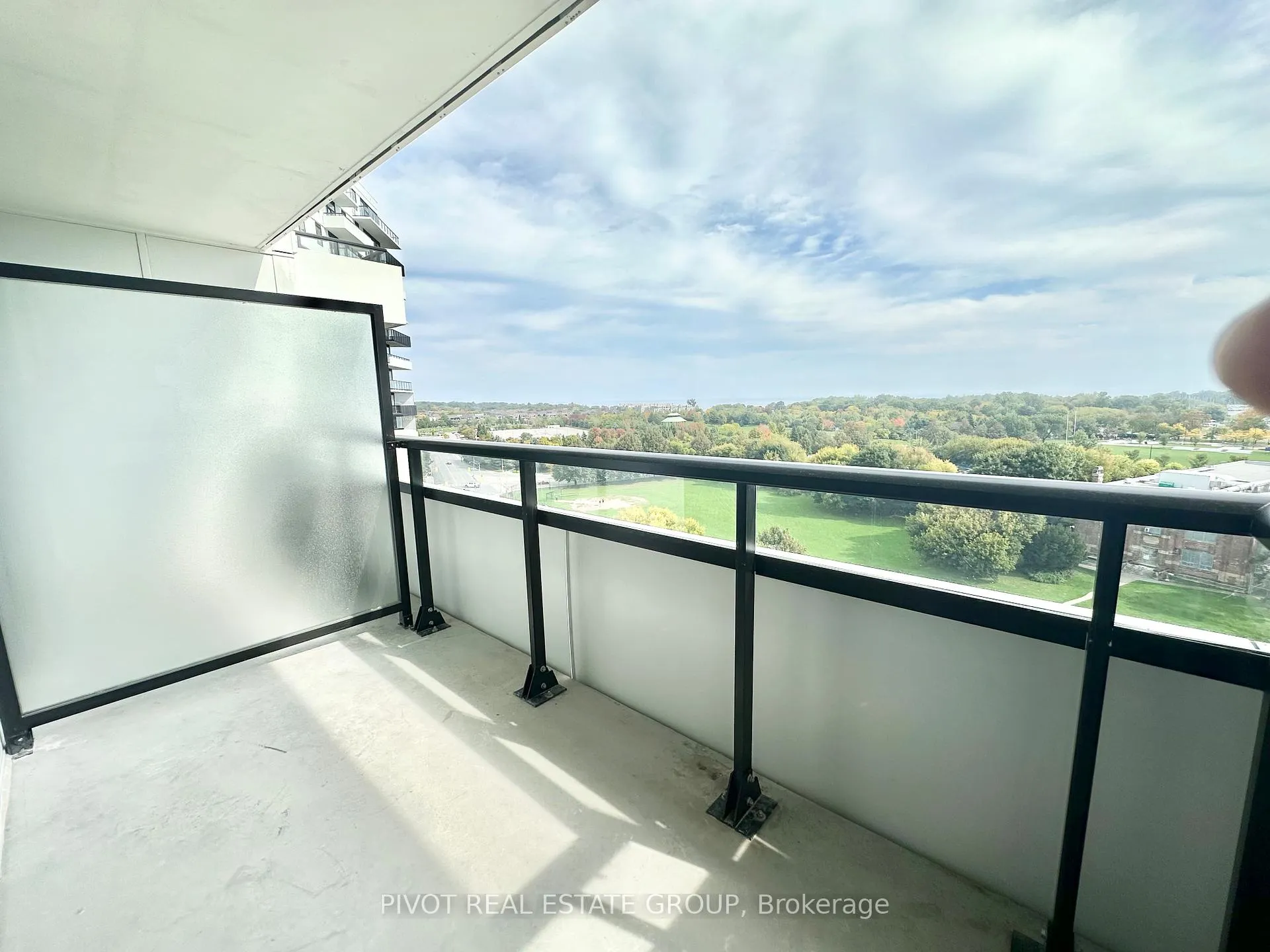 Photo 9 of Unit 907, 1050 Eastern Avenue, Toronto, The Beaches — HOMEH