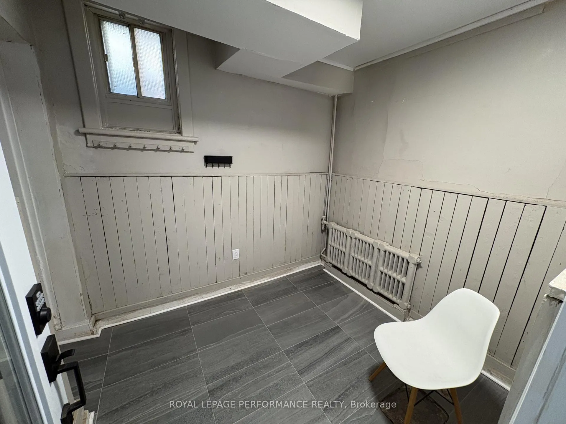 Photo 4 of Unit B, 721 Cooper Street, Ottawa, Ottawa Centre — HOMEH