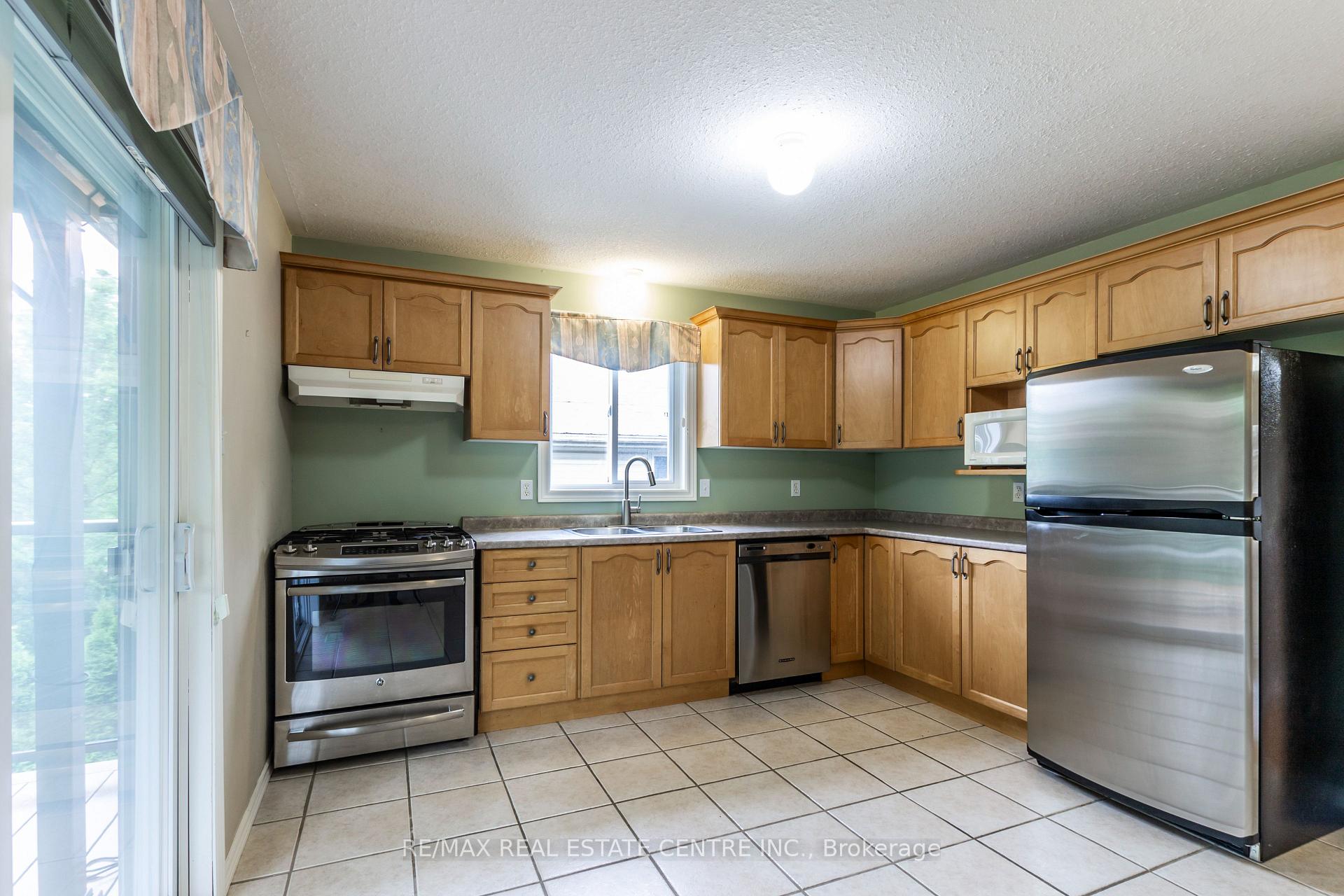 Photo 8 of 15 Bradbury Crescent, Brant, Paris — HOMEH