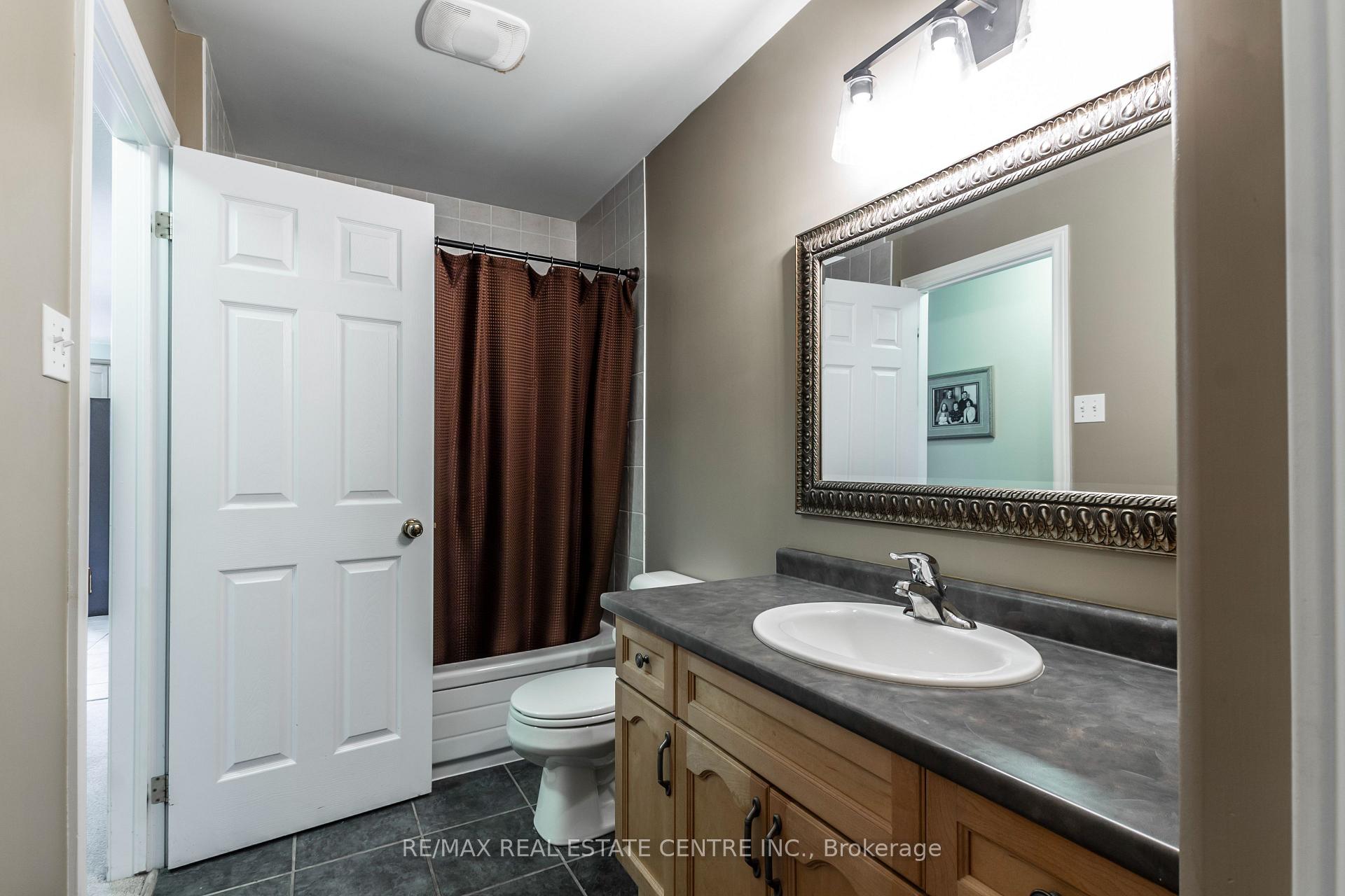 Photo 15 of 15 Bradbury Crescent, Brant, Paris — HOMEH