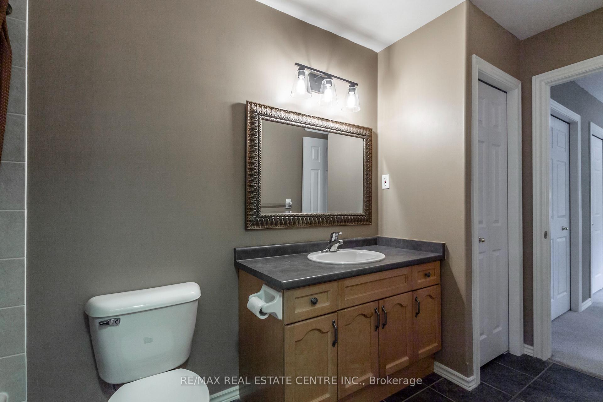 Photo 16 of 15 Bradbury Crescent, Brant, Paris — HOMEH