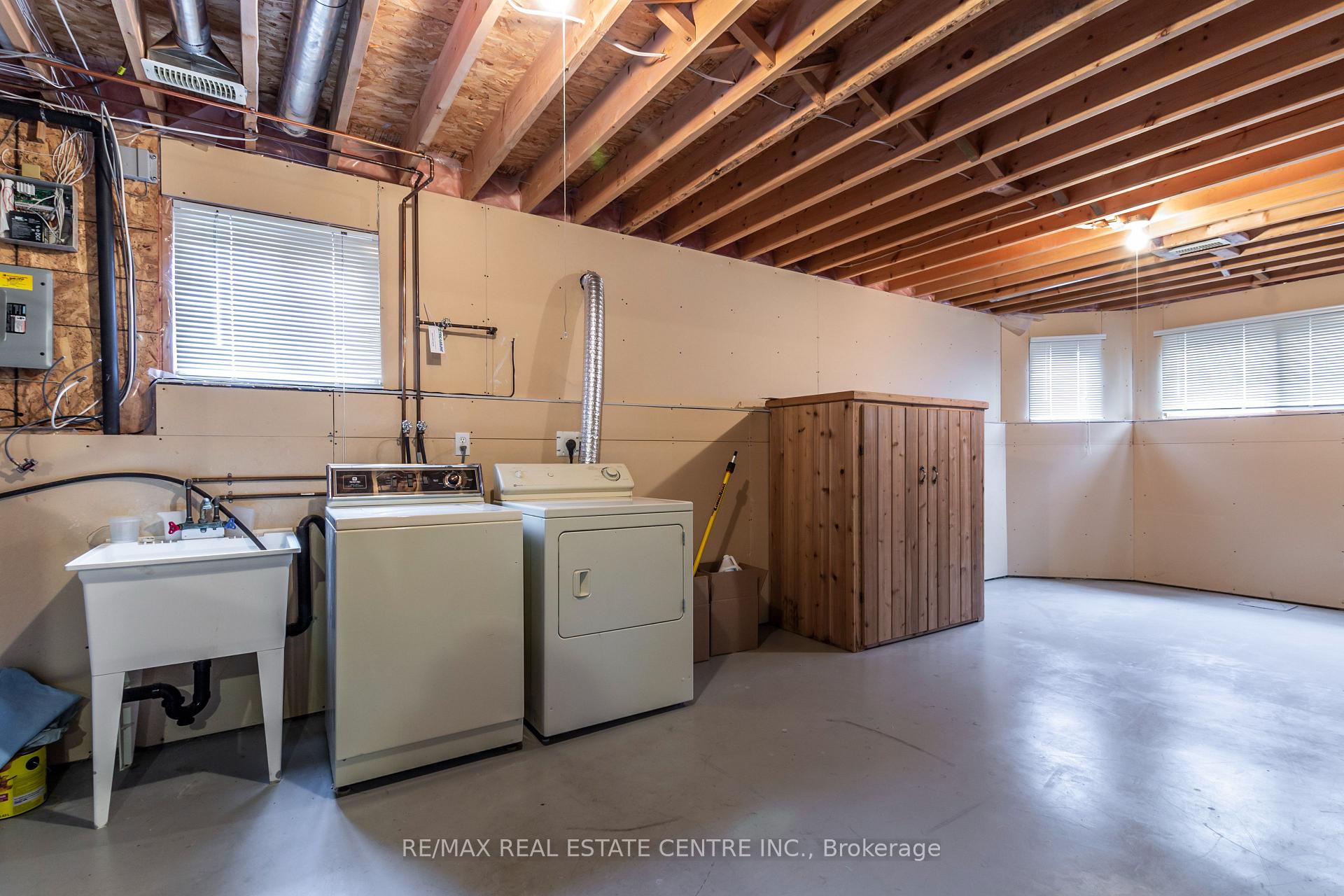 Photo 21 of 15 Bradbury Crescent, Brant, Paris — HOMEH