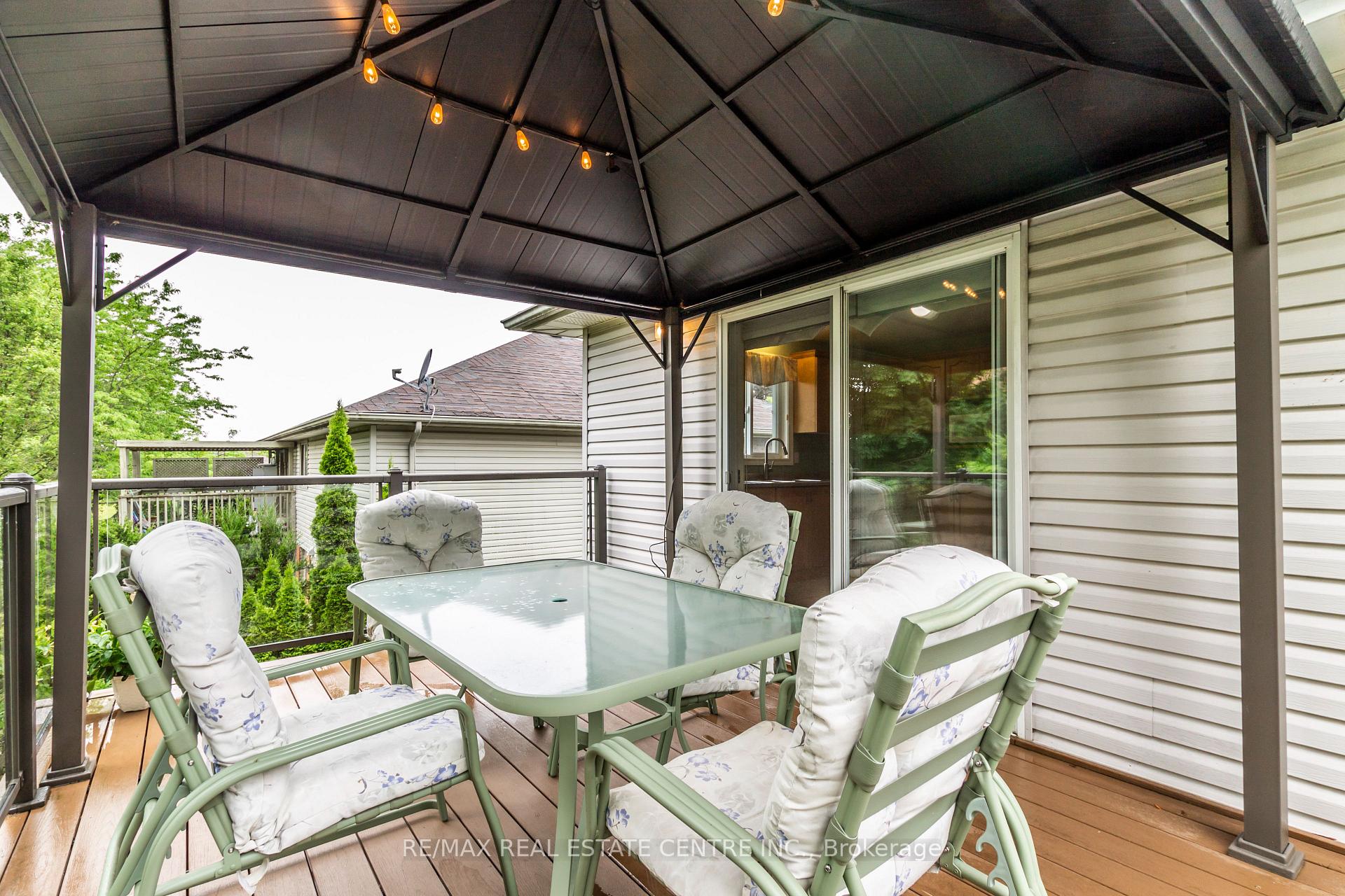 Photo 24 of 15 Bradbury Crescent, Brant, Paris — HOMEH