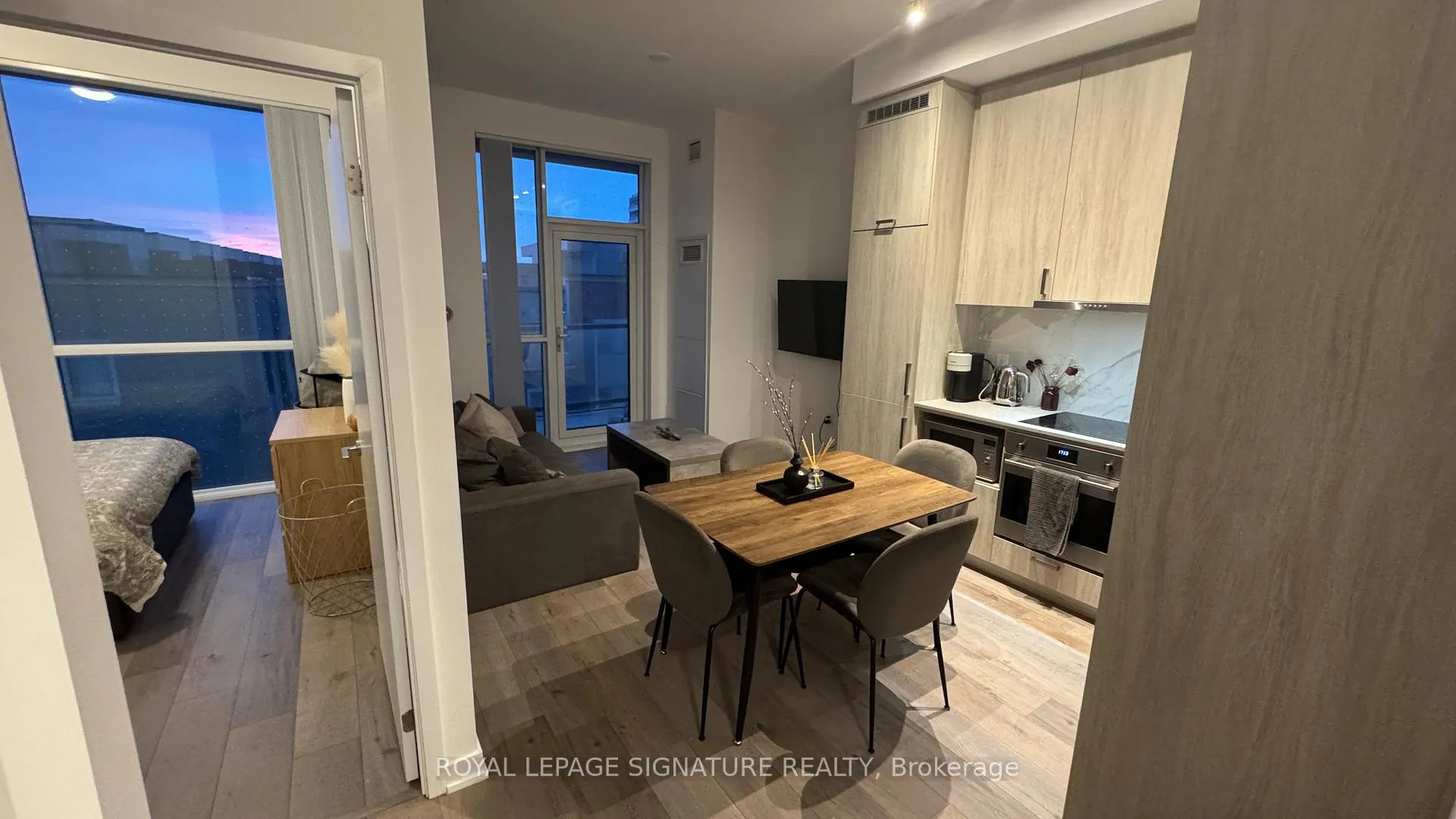 Photo 1 of Unit 323, 60 Honeycrisp Crescent, Vaughan, Vaughan Corporate Centre — HOMEH