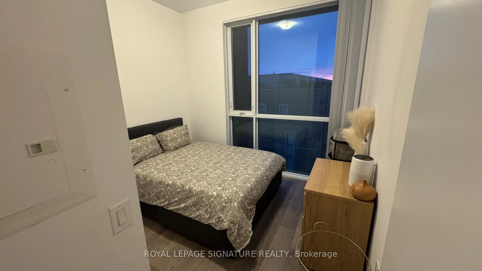 Photo 7 of Unit 323, 60 Honeycrisp Crescent, Vaughan, Vaughan Corporate Centre — HOMEH