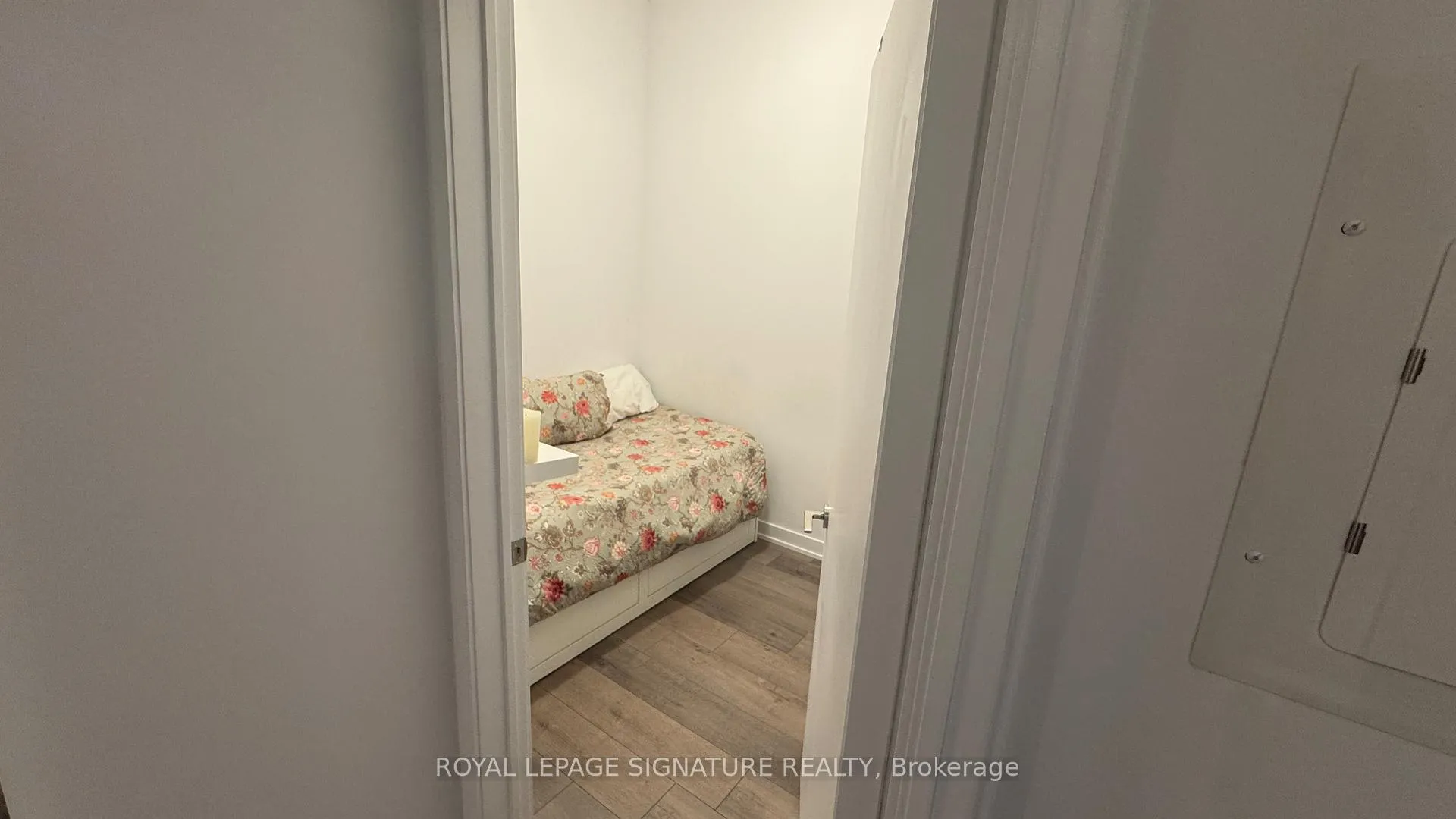Photo 9 of Unit 323, 60 Honeycrisp Crescent, Vaughan, Vaughan Corporate Centre — HOMEH