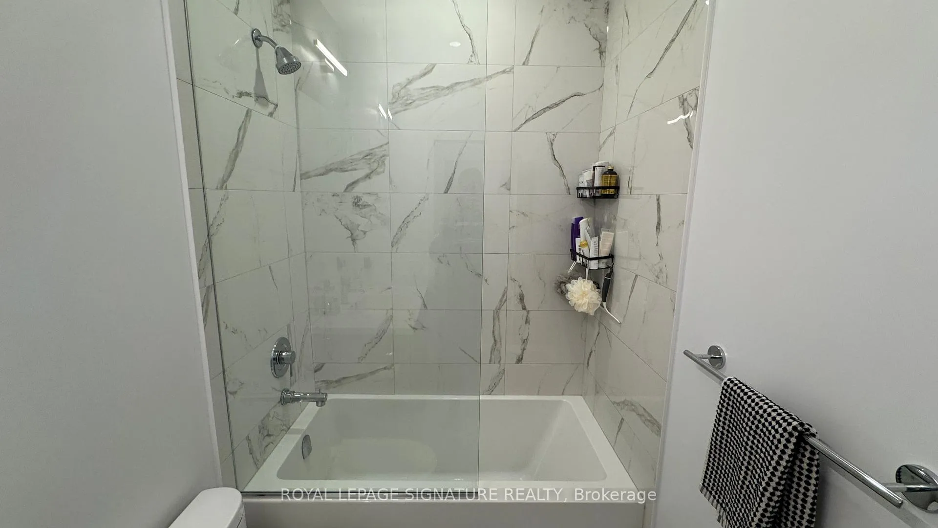 Photo 16 of Unit 323, 60 Honeycrisp Crescent, Vaughan, Vaughan Corporate Centre — HOMEH