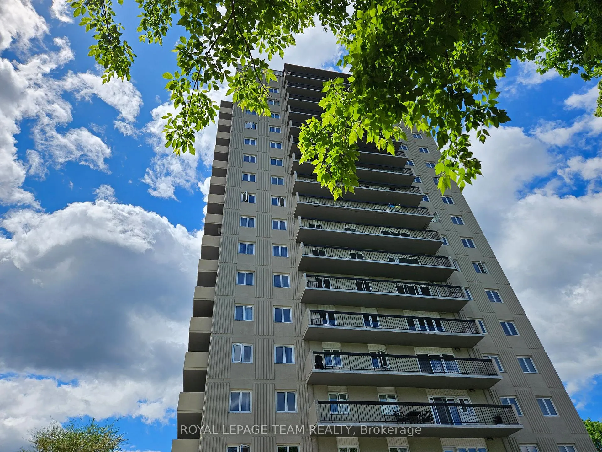 Front of Unit 904, 158A McArthur Avenue