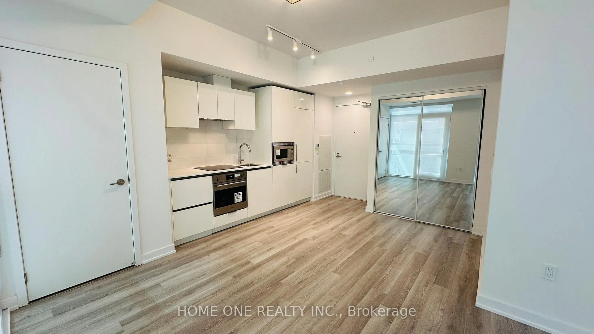 Front of Unit 1418, 121 St. Patrick Street