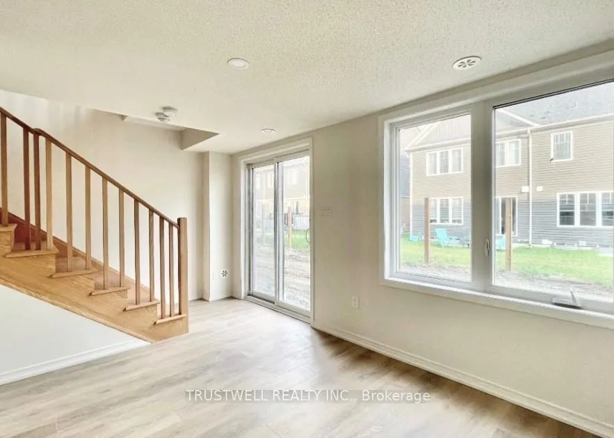 Photo 3 of 95 Danzatore Path, Oshawa, Windfields — HOMEH