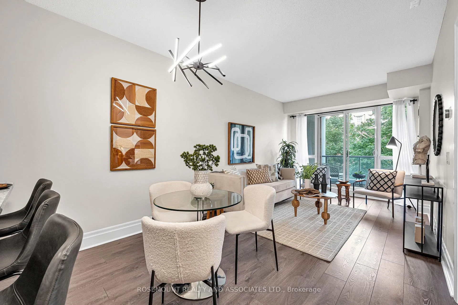 Photo 3 of Unit 223, 39 Upper Duke Crescent, Markham, Unionville — HOMEH