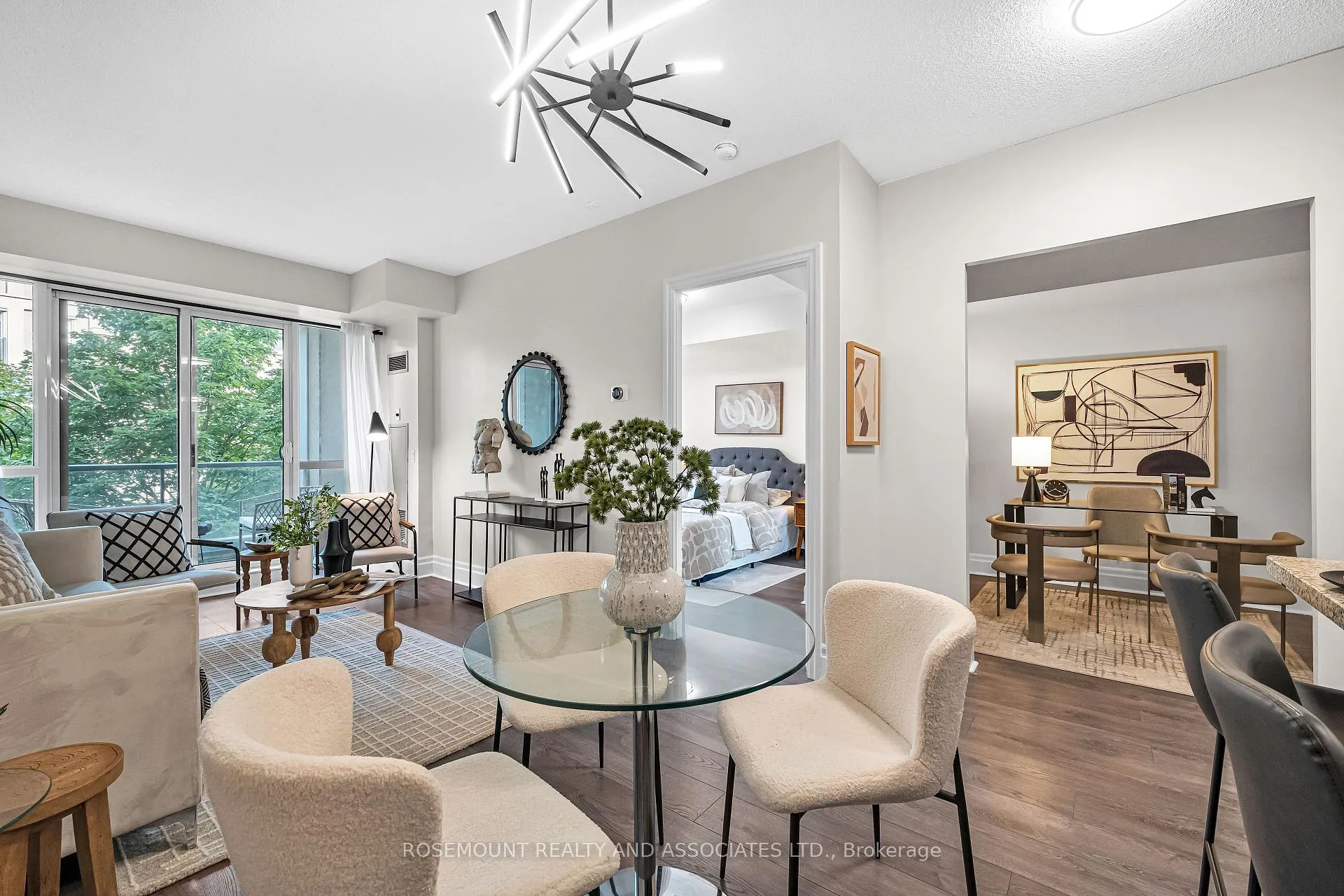 Photo 4 of Unit 223, 39 Upper Duke Crescent, Markham, Unionville — HOMEH