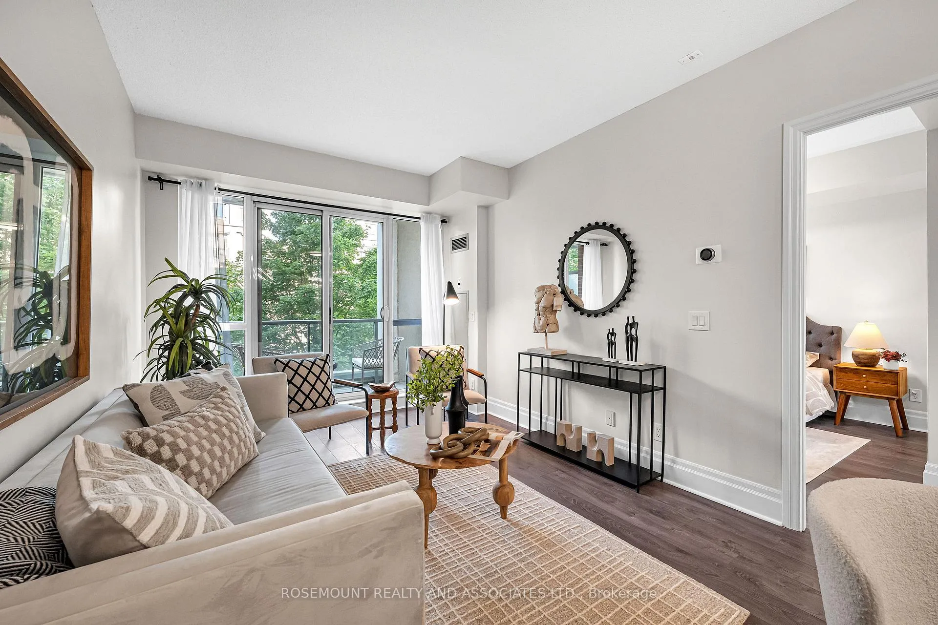 Photo 6 of Unit 223, 39 Upper Duke Crescent, Markham, Unionville — HOMEH