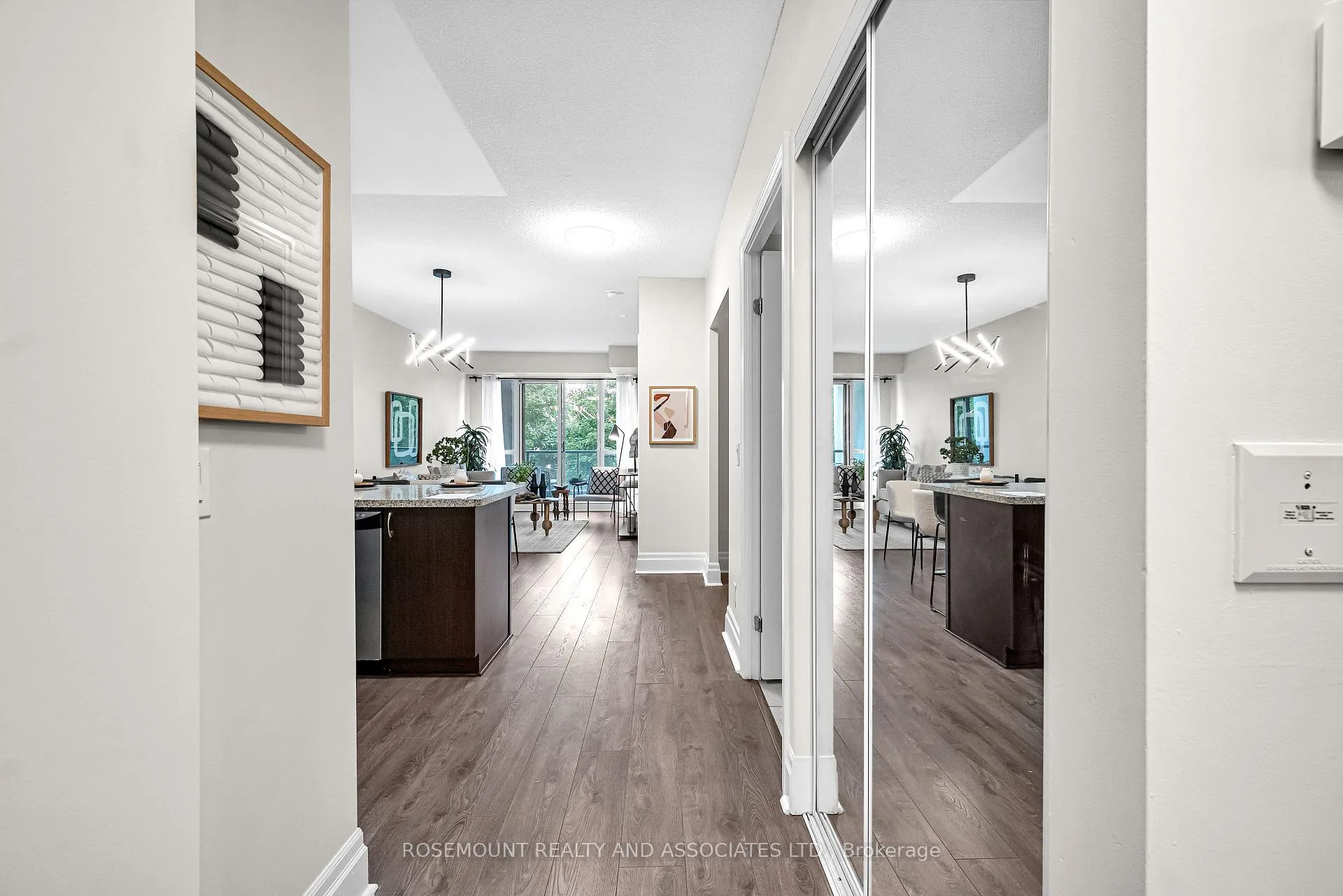 Photo 8 of Unit 223, 39 Upper Duke Crescent, Markham, Unionville — HOMEH