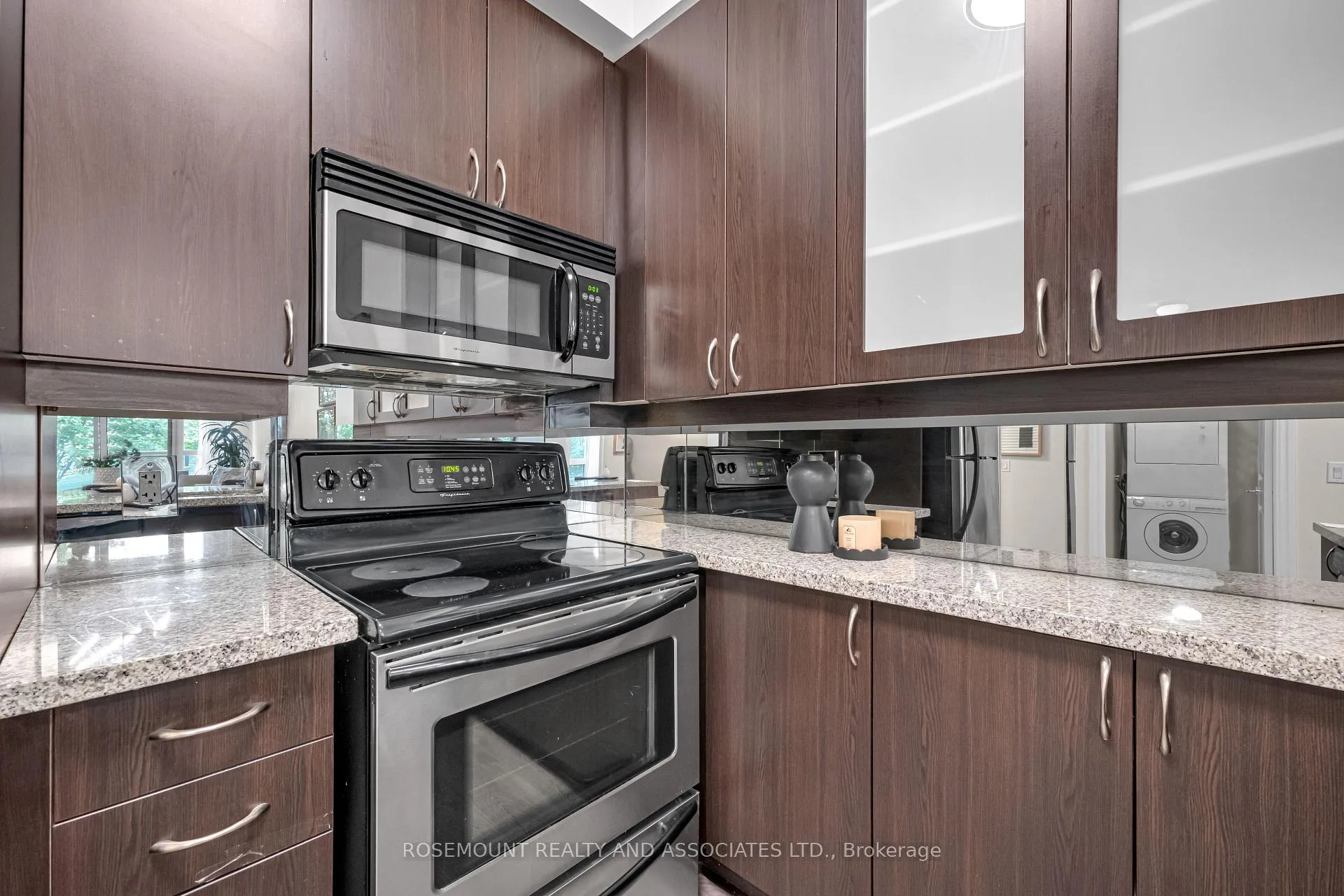 Photo 11 of Unit 223, 39 Upper Duke Crescent, Markham, Unionville — HOMEH