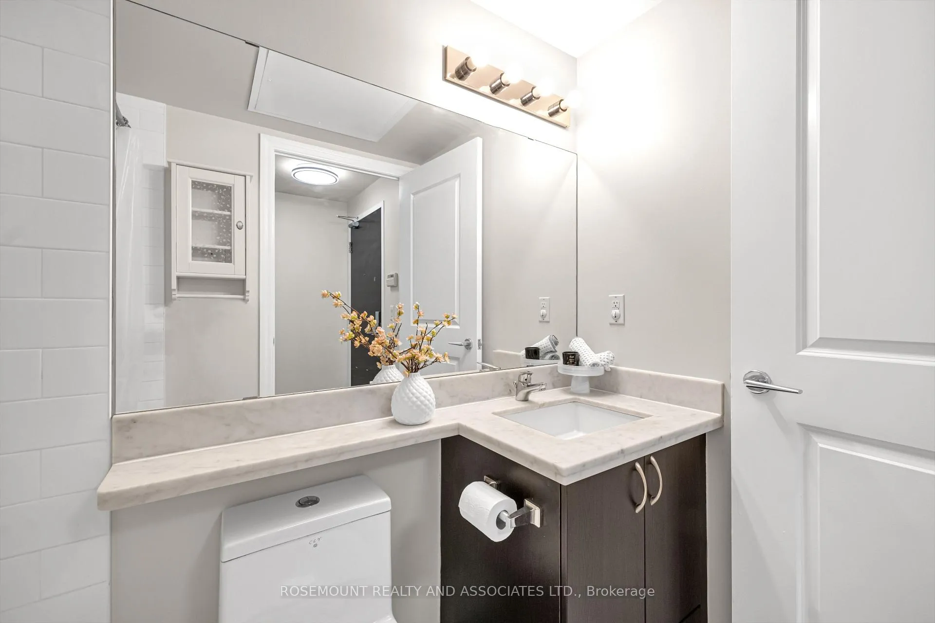 Photo 14 of Unit 223, 39 Upper Duke Crescent, Markham, Unionville — HOMEH