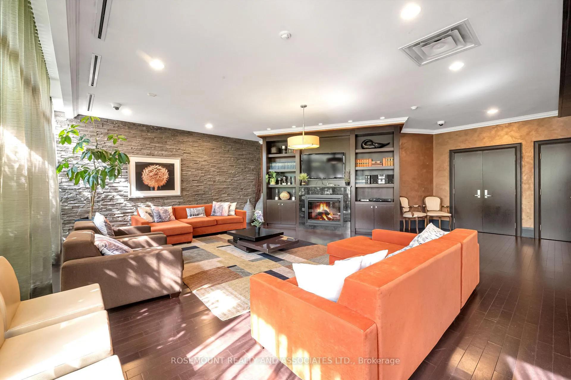 Photo 27 of Unit 223, 39 Upper Duke Crescent, Markham, Unionville — HOMEH