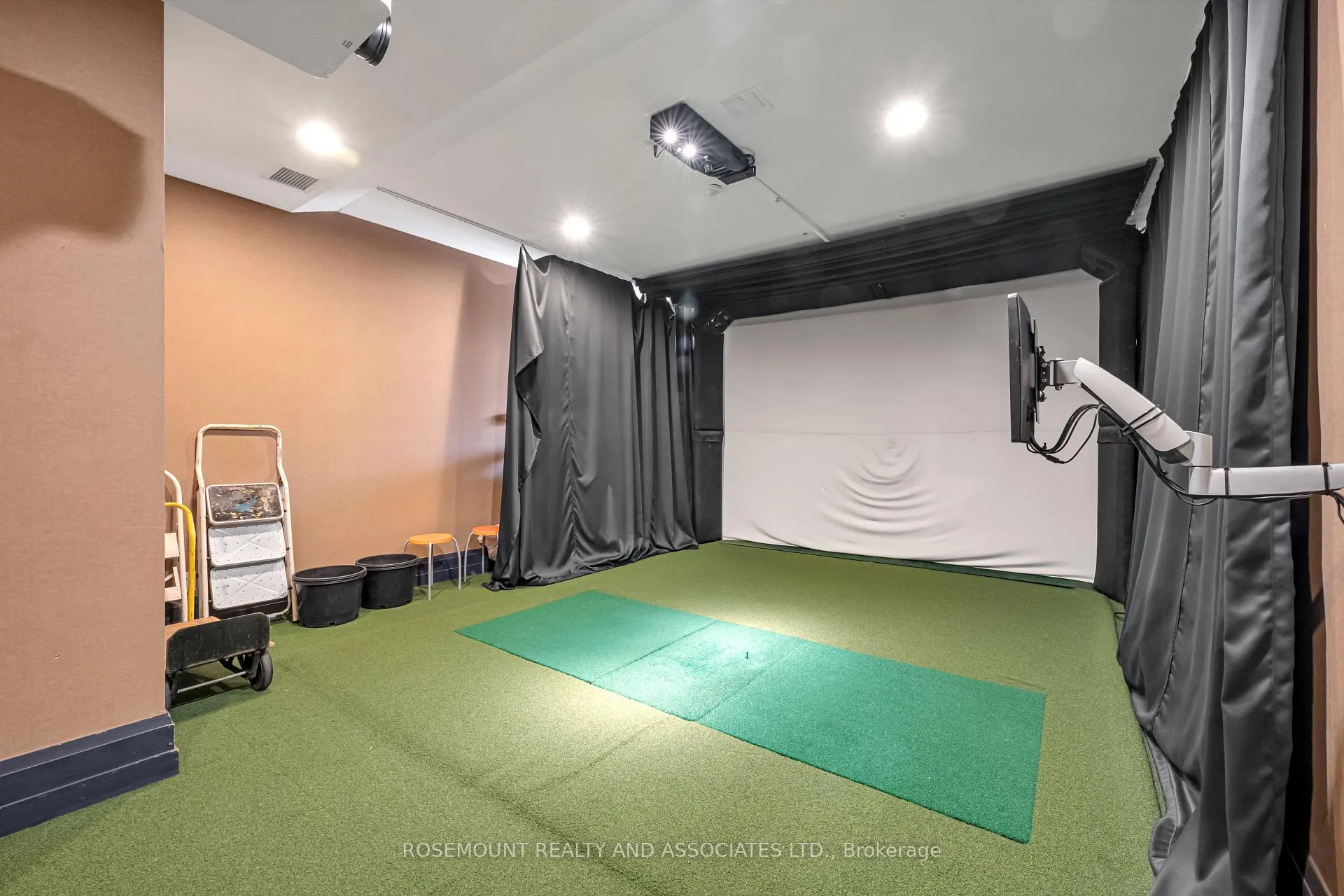 Photo 32 of Unit 223, 39 Upper Duke Crescent, Markham, Unionville — HOMEH