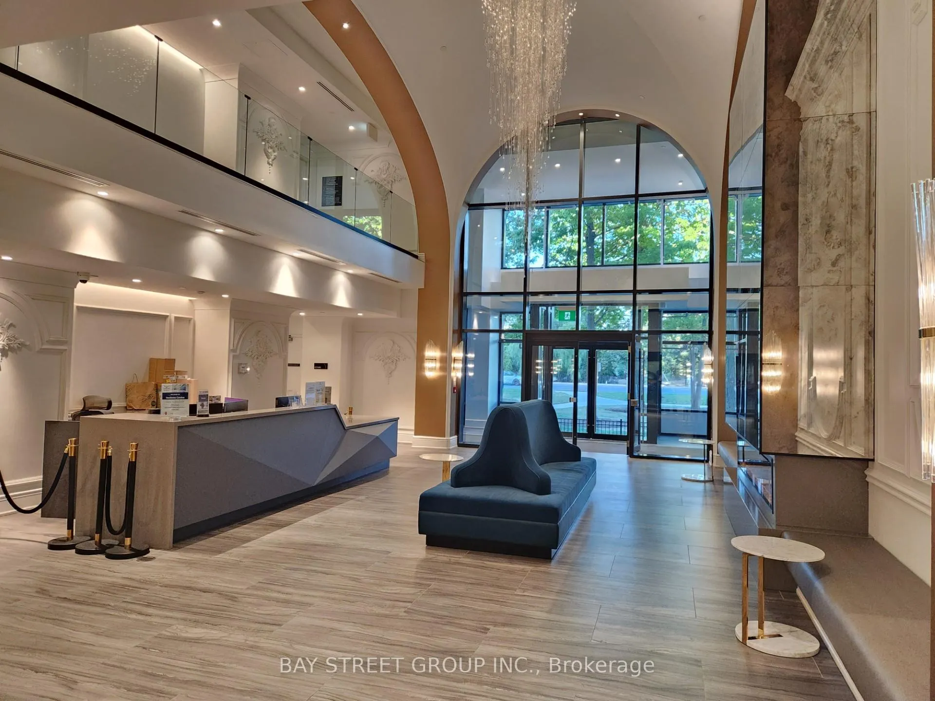 Photo 2 of Unit 802, 8 Cedarland Drive, Markham, Unionville — HOMEH