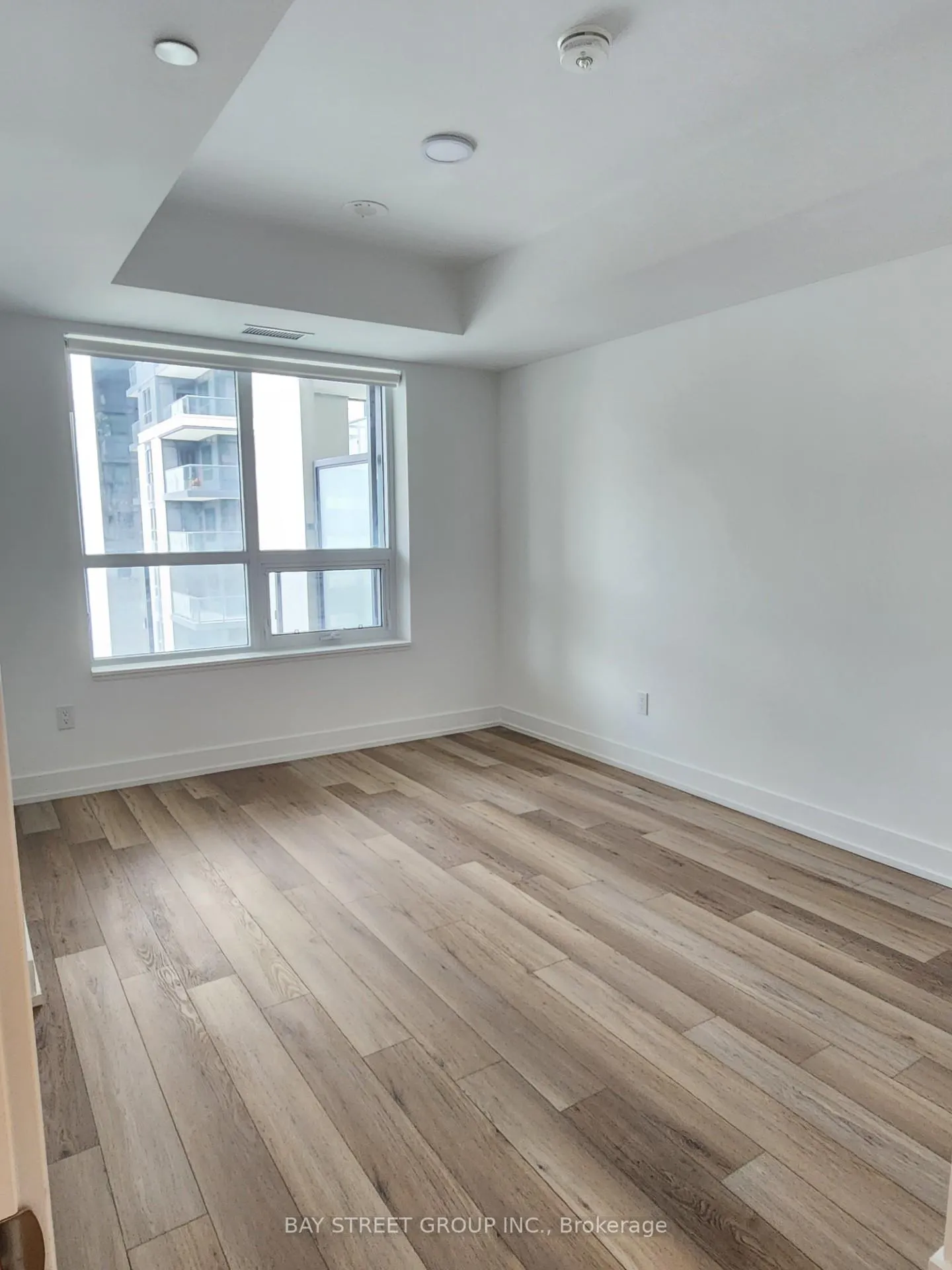 Photo 9 of Unit 802, 8 Cedarland Drive, Markham, Unionville — HOMEH