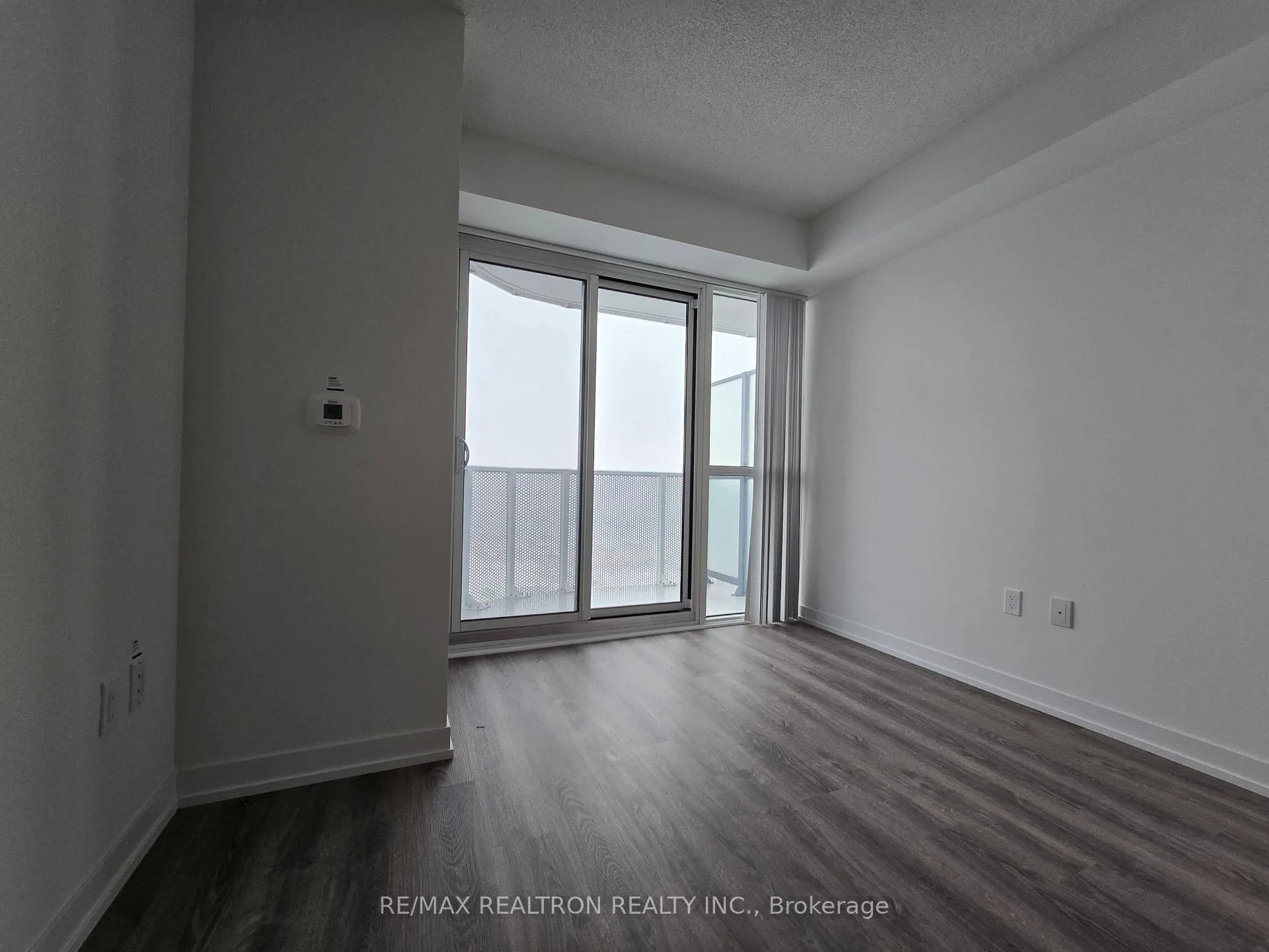 Photo 5 of Unit 1603, 195 Commerce Street, Vaughan, Vaughan Corporate Centre — HOMEH