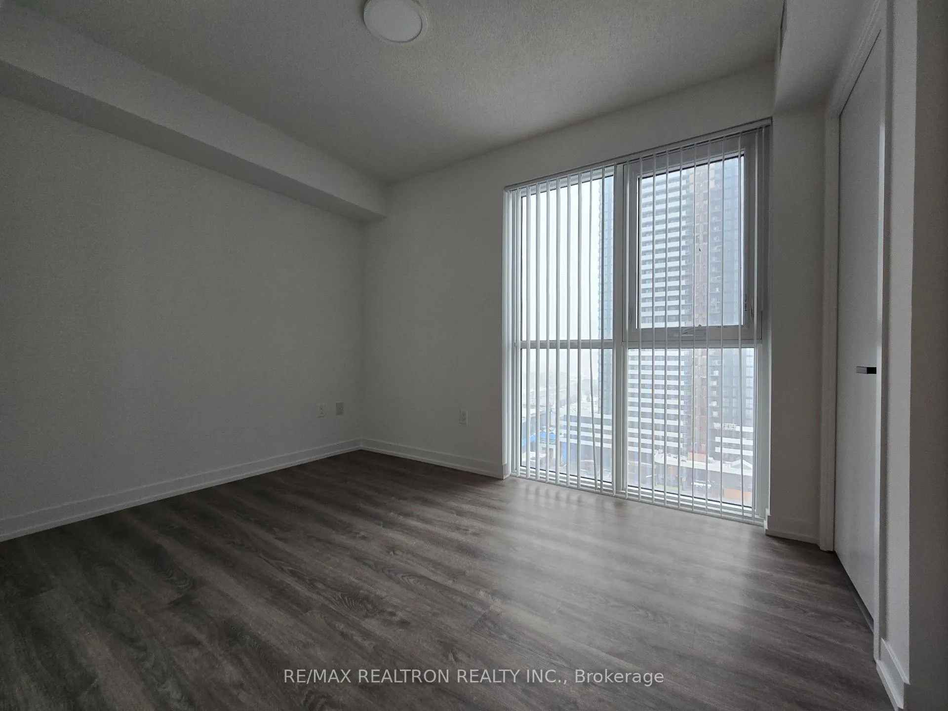 Photo 7 of Unit 1603, 195 Commerce Street, Vaughan, Vaughan Corporate Centre — HOMEH