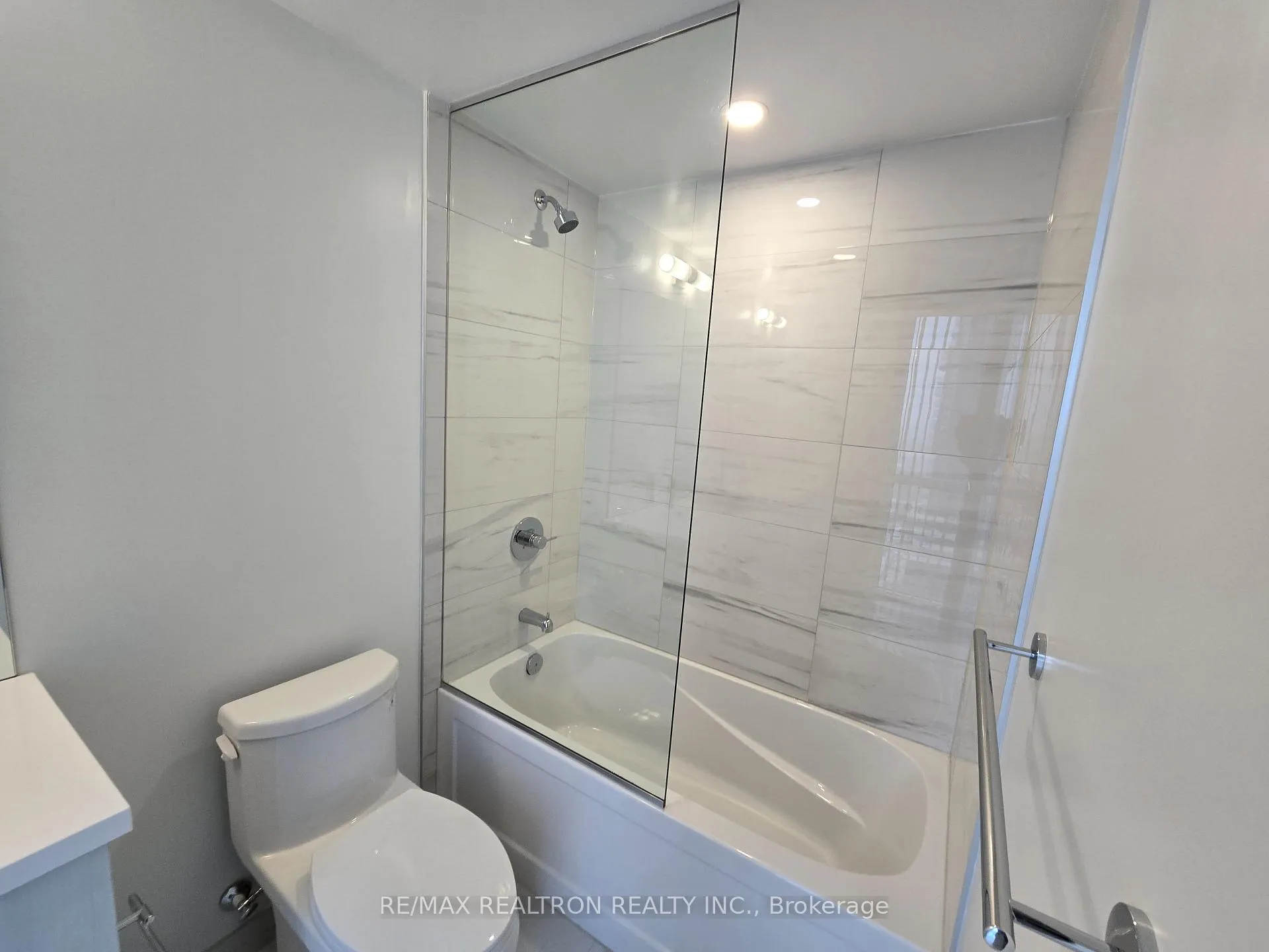 Photo 8 of Unit 1603, 195 Commerce Street, Vaughan, Vaughan Corporate Centre — HOMEH