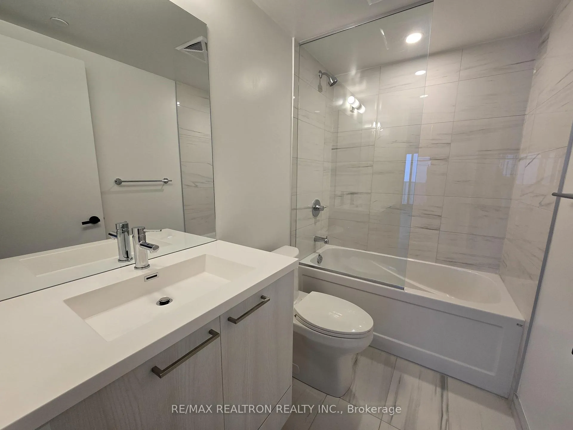Photo 10 of Unit 1603, 195 Commerce Street, Vaughan, Vaughan Corporate Centre — HOMEH