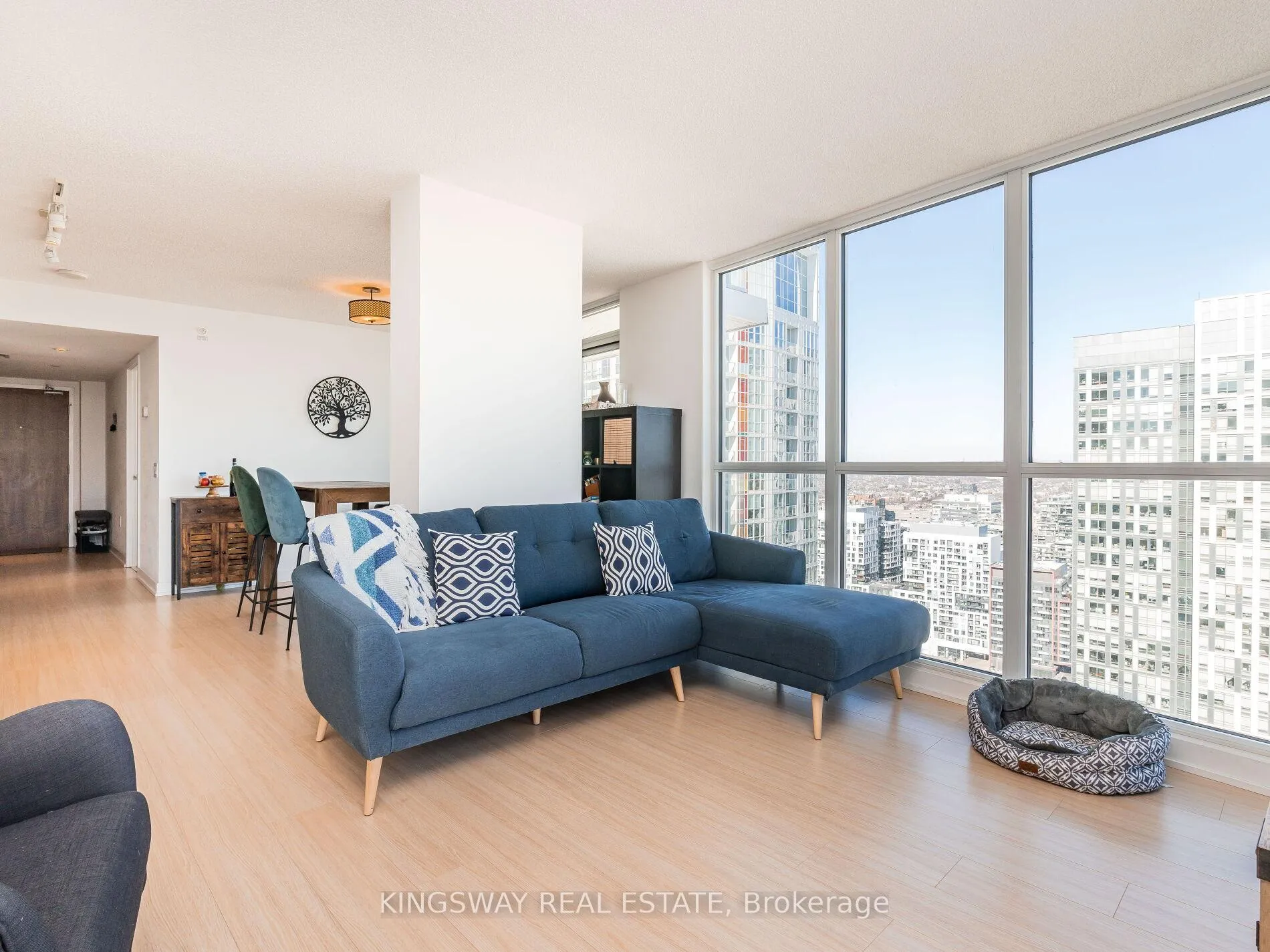 Photo 3 of Unit 4001, 75 Queens Wharf Road, Toronto, Waterfront Communities — HOMEH