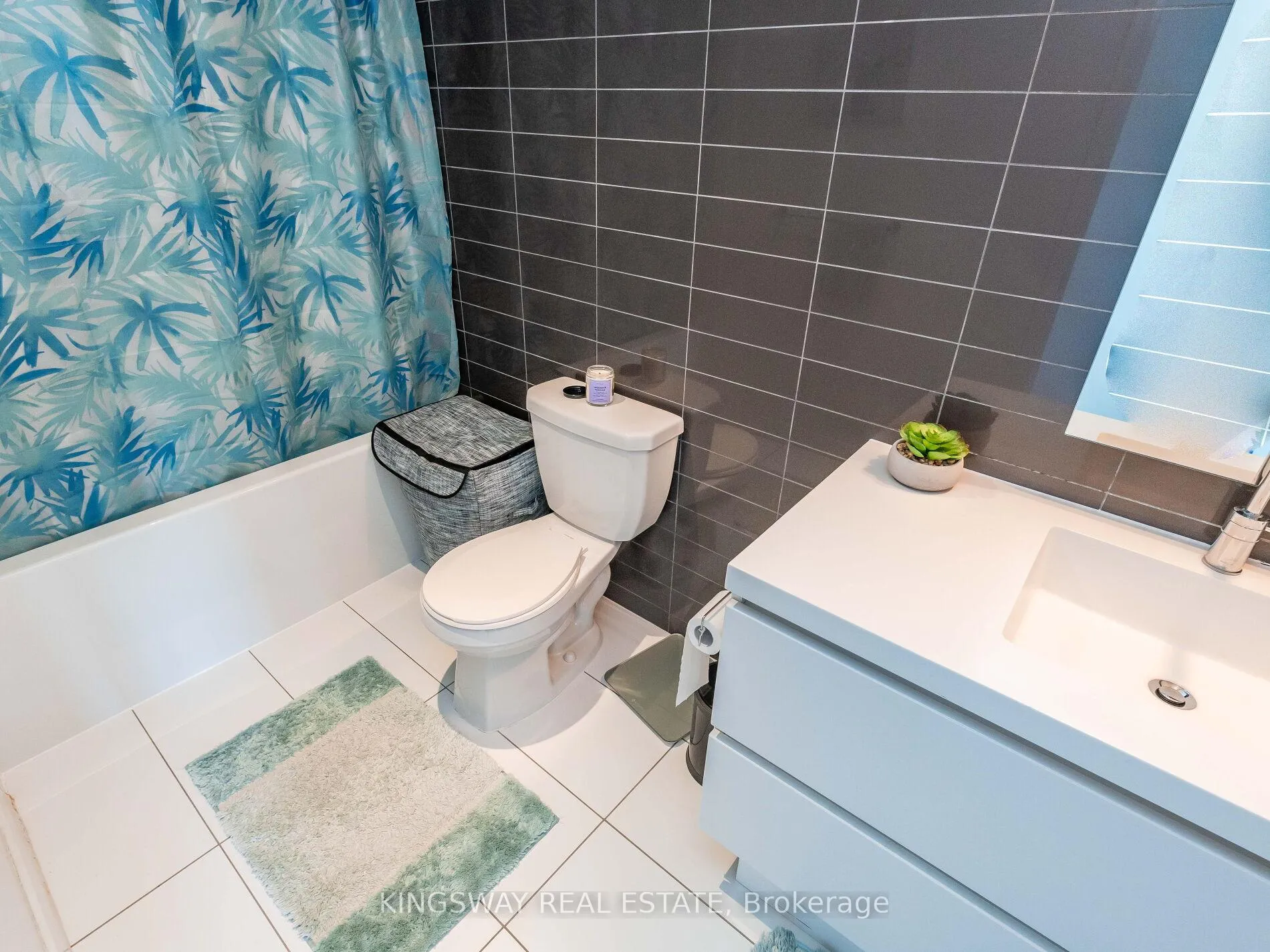 Photo 11 of Unit 4001, 75 Queens Wharf Road, Toronto, Waterfront Communities — HOMEH