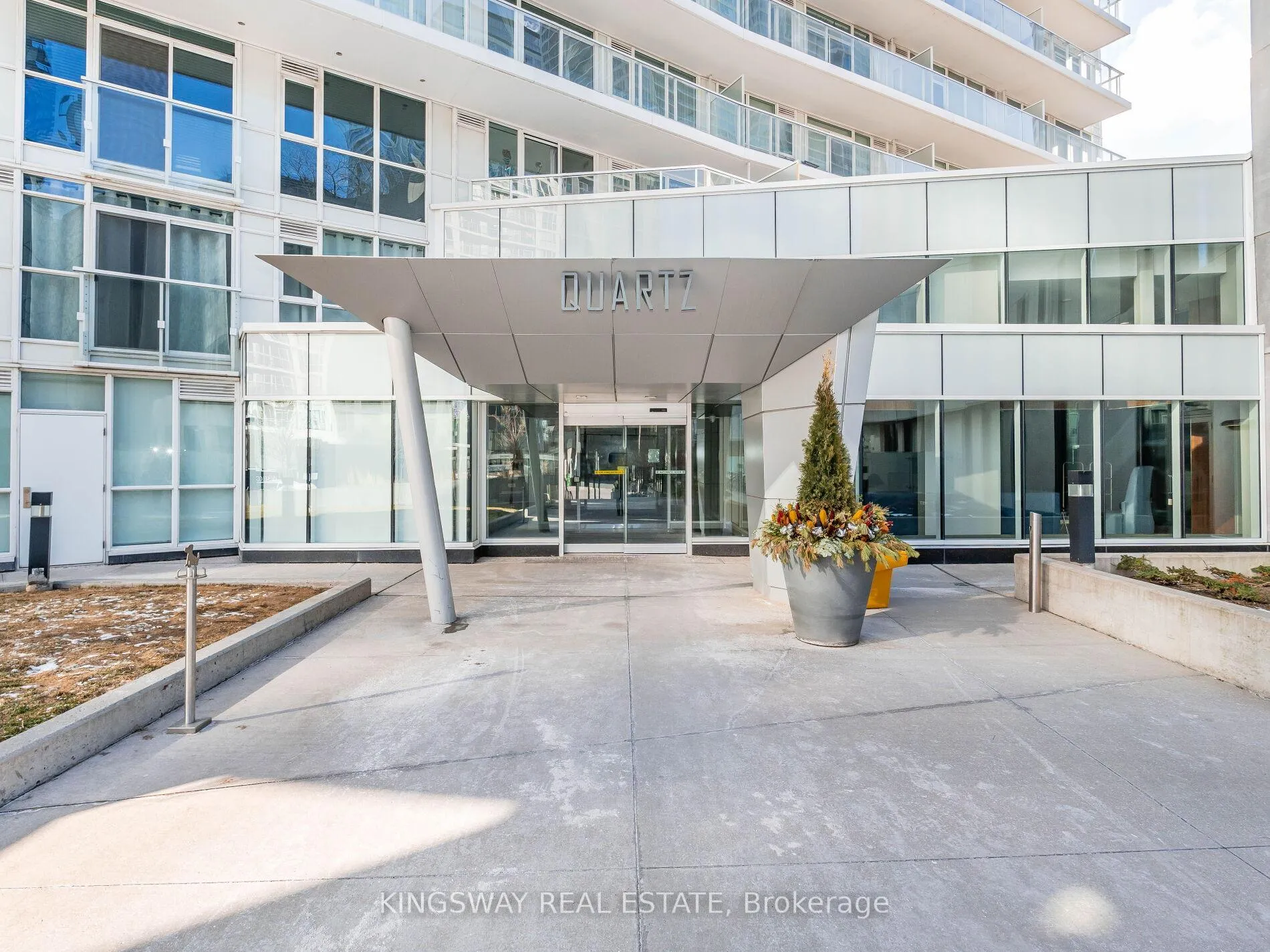 Photo 15 of Unit 4001, 75 Queens Wharf Road, Toronto, Waterfront Communities — HOMEH