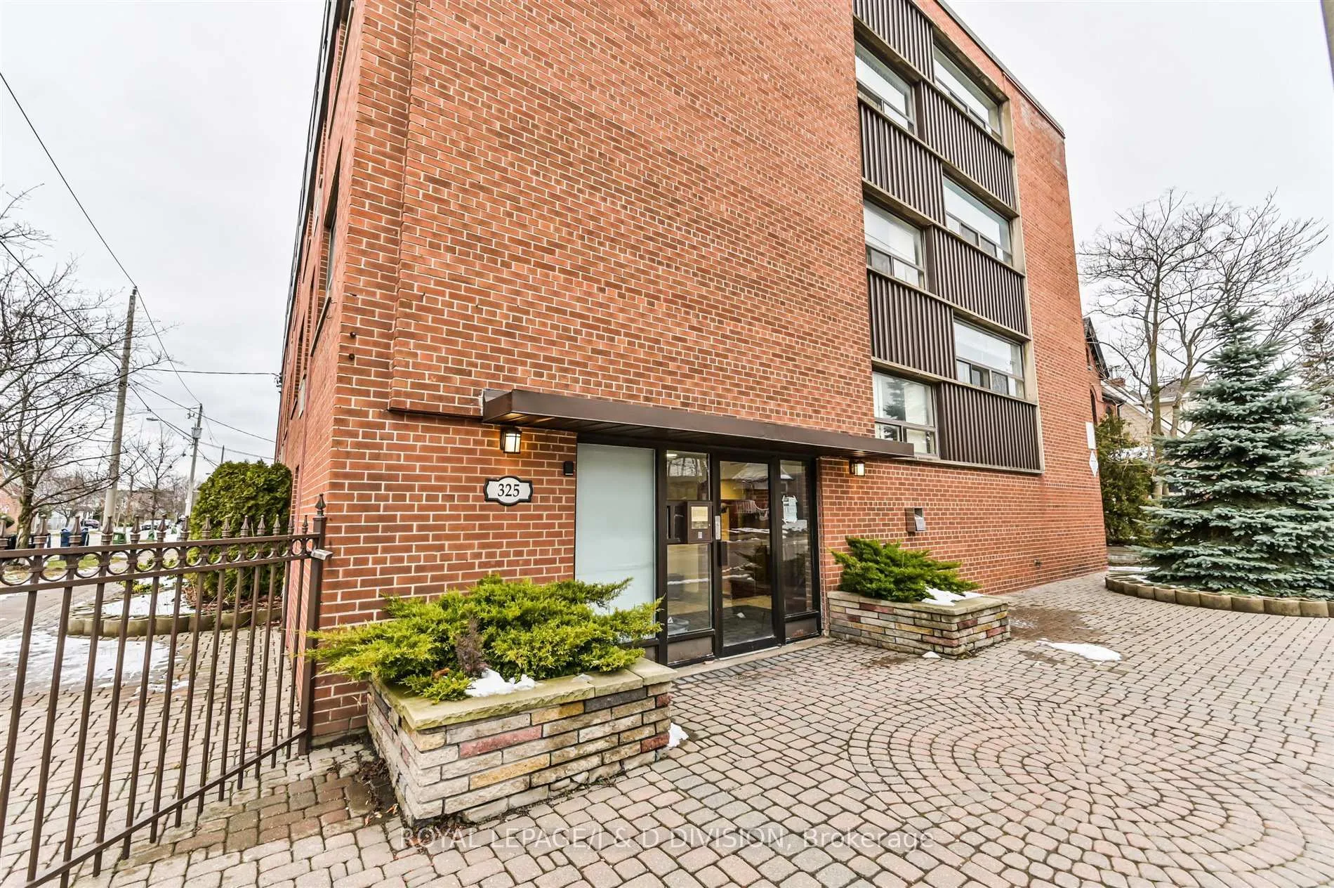 Photo 2 of Unit 307, 325 Sammon Avenue, Toronto, Danforth Village-East York — HOMEH