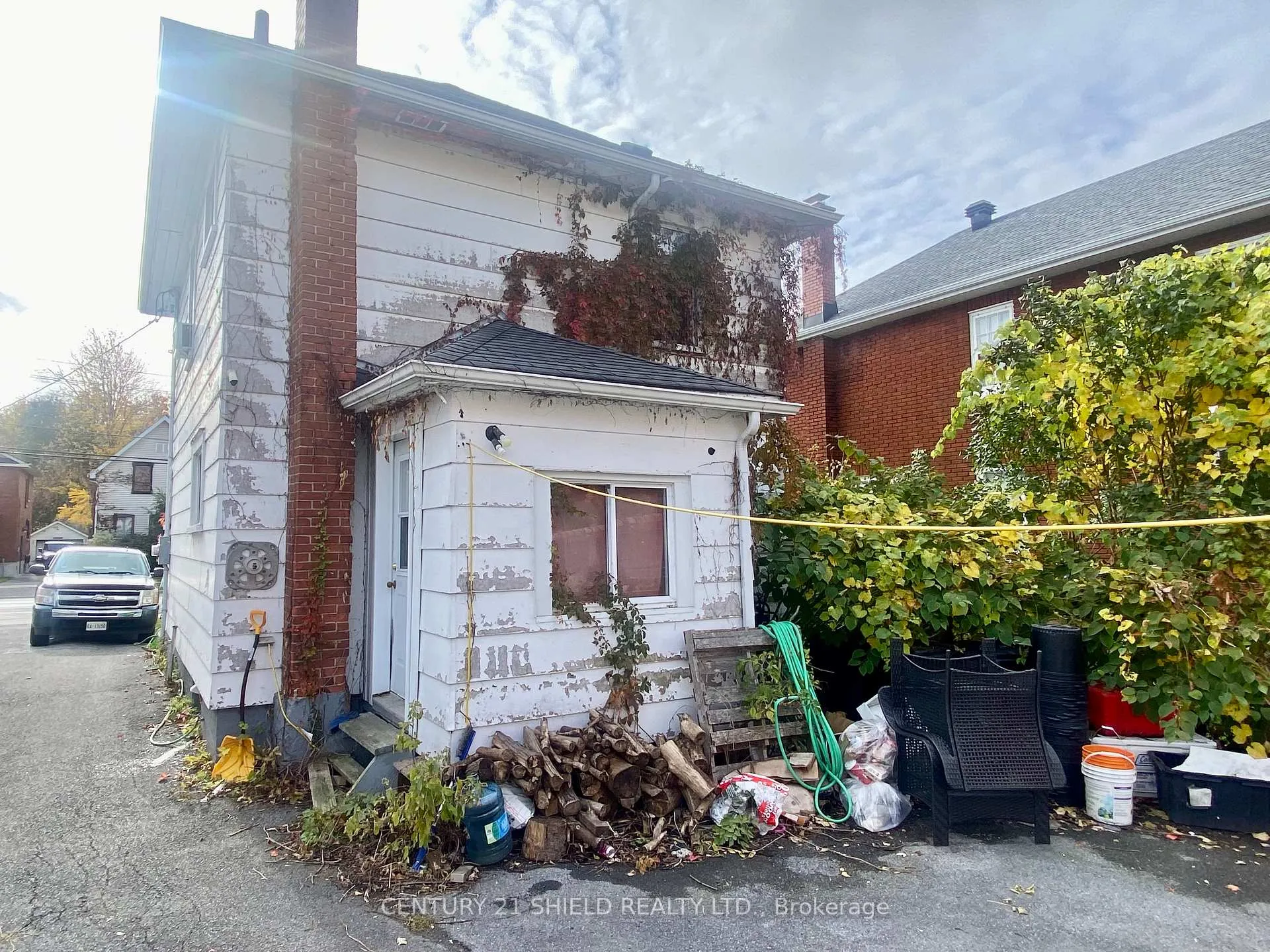 Photo 3 of 221 5th Street E, Cornwall — HOMEH
