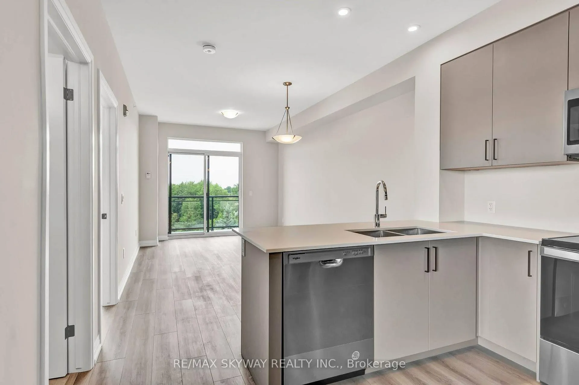 Photo 4 of 120 Spring Valley Crescent, Hamilton, Gourley — HOMEH