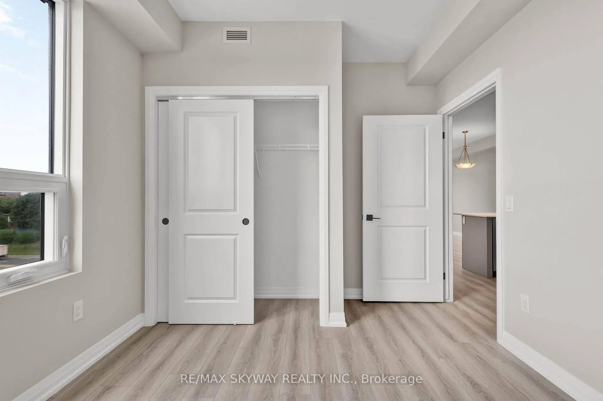 Photo 8 of 120 Spring Valley Crescent, Hamilton, Gourley — HOMEH