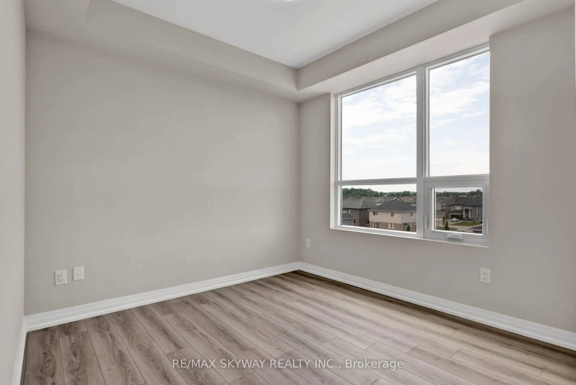 Photo 9 of 120 Spring Valley Crescent, Hamilton, Gourley — HOMEH