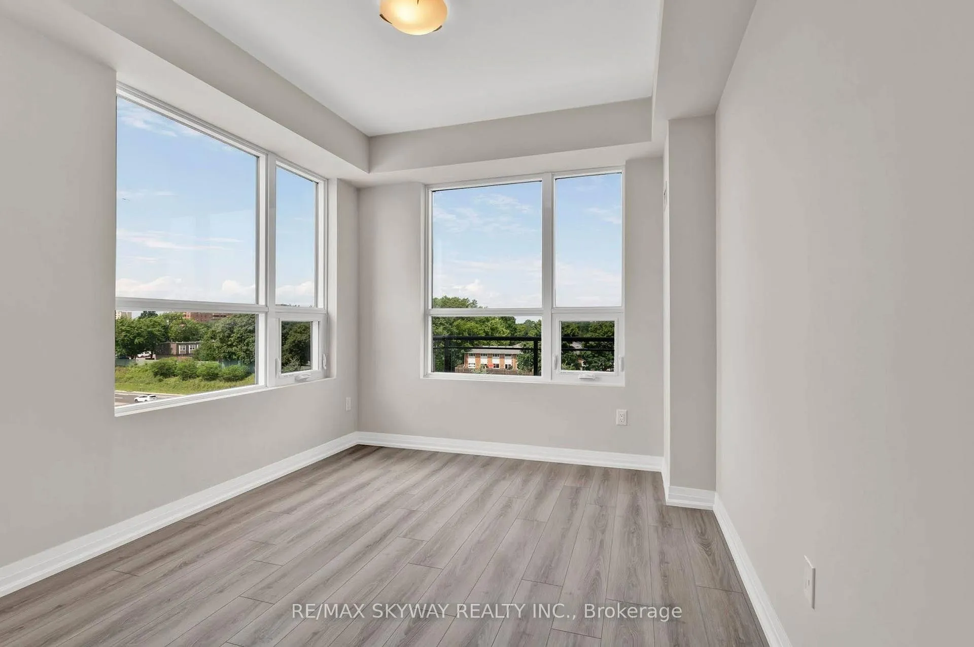 Photo 10 of 120 Spring Valley Crescent, Hamilton, Gourley — HOMEH