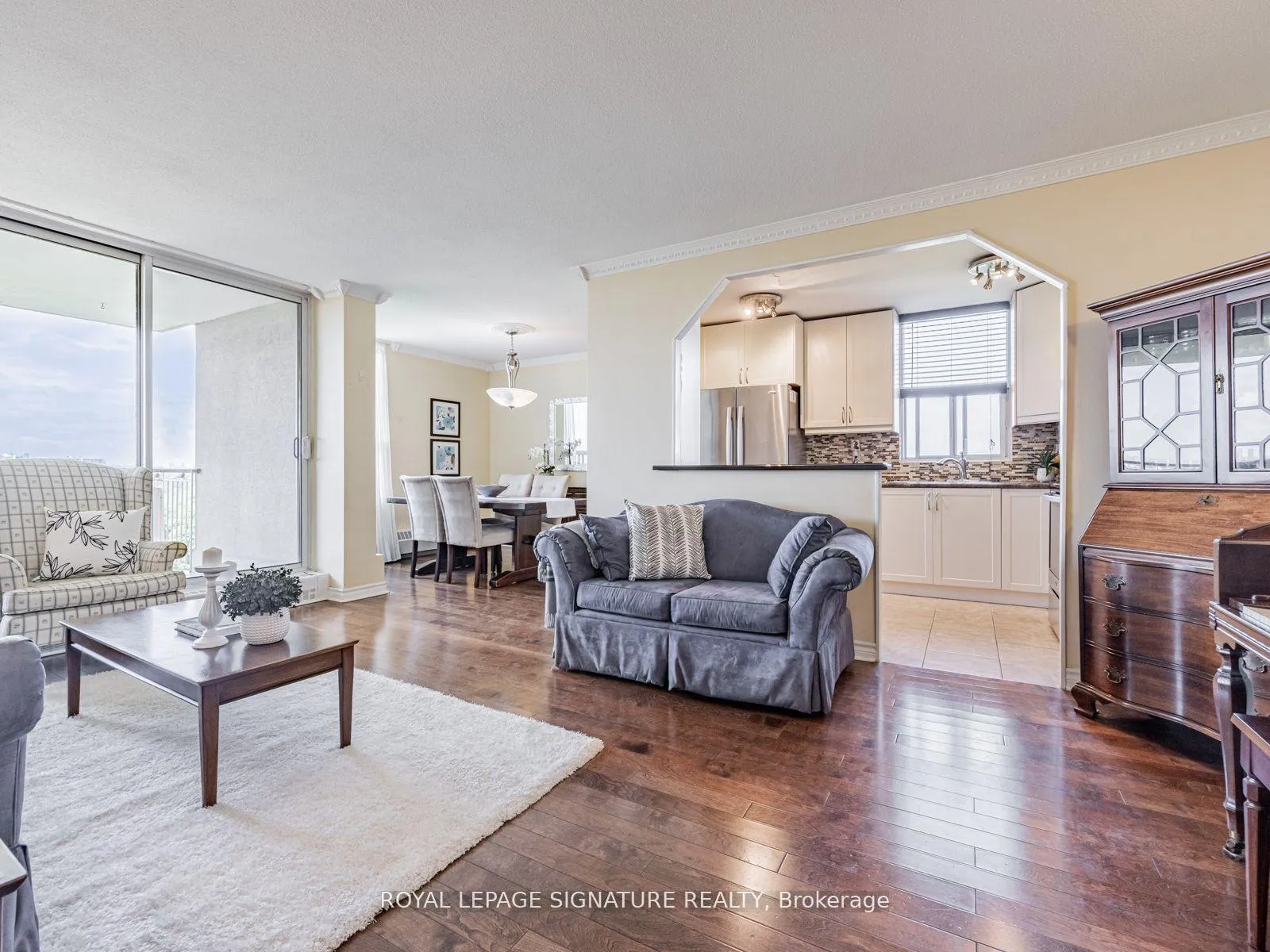 Photo 5 of Unit 1914, 60 Pavane Linkway, Toronto, Flemingdon Park — HOMEH
