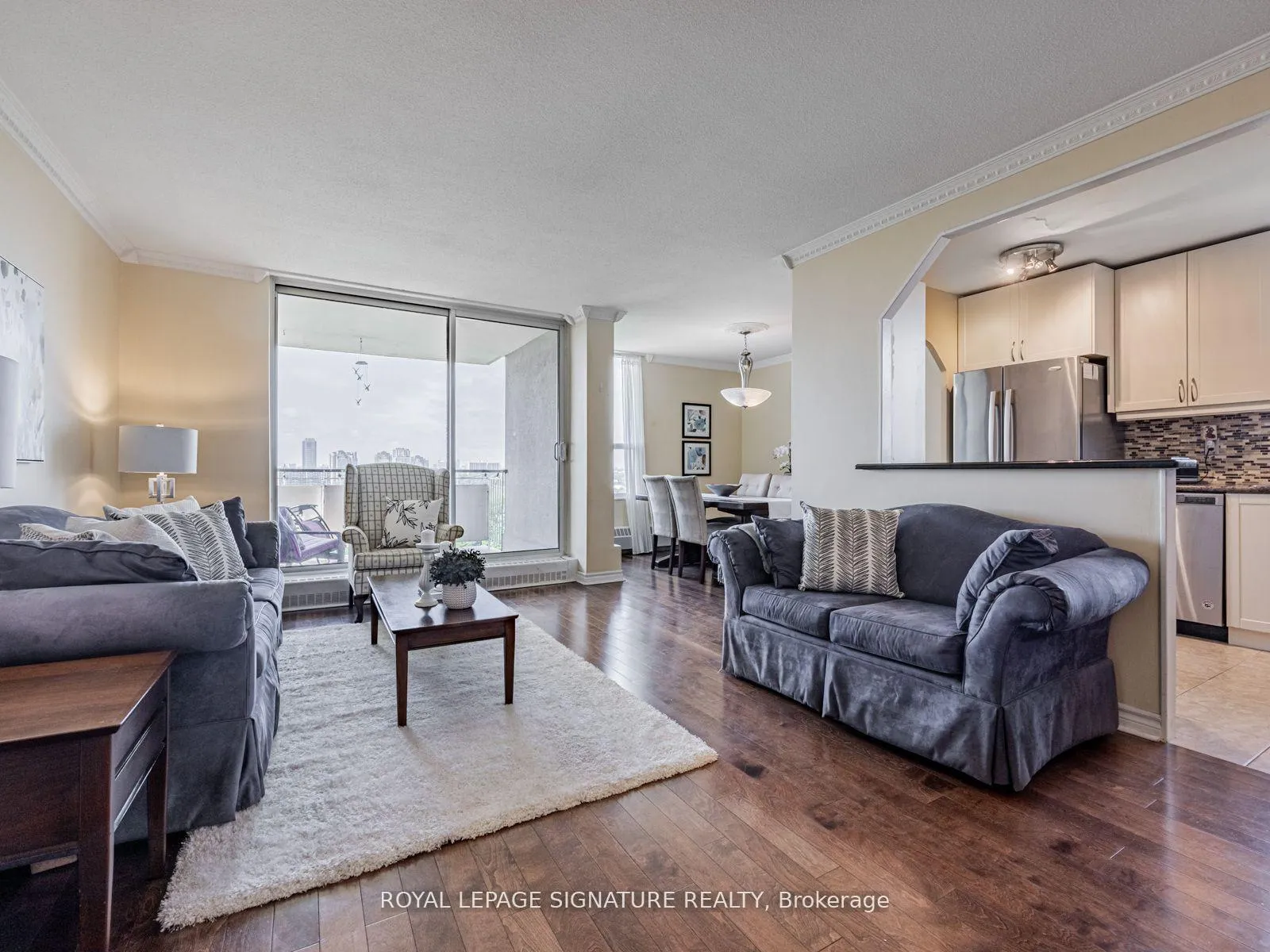 Photo 6 of Unit 1914, 60 Pavane Linkway, Toronto, Flemingdon Park — HOMEH
