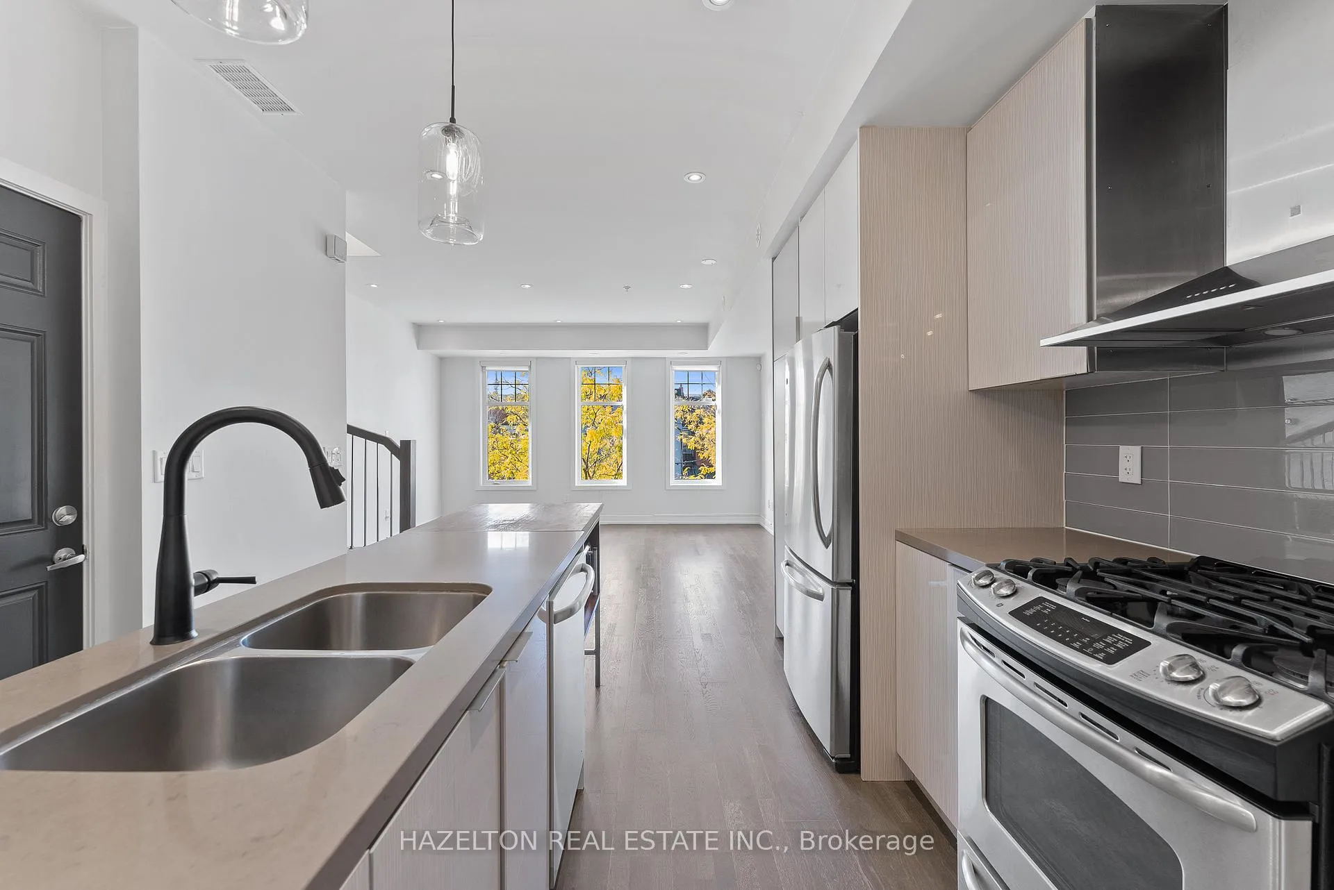 Photo 9 of Unit 54, 140 Broadview Avenue, Toronto, South Riverdale — HOMEH